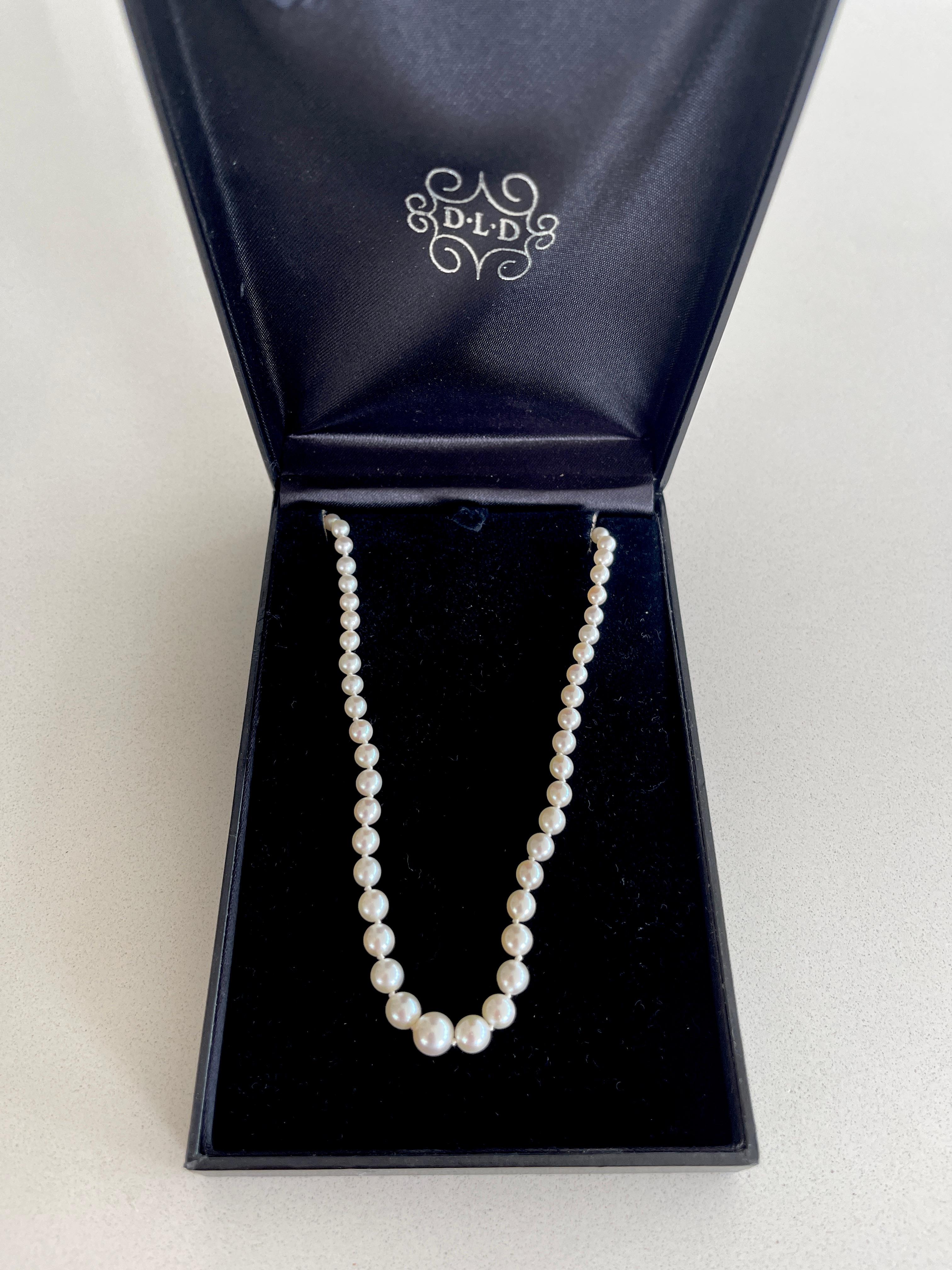 Vintage Mikimoto Graduated Akoya Pearl Strand Necklace Silver Clasp  For Sale 5