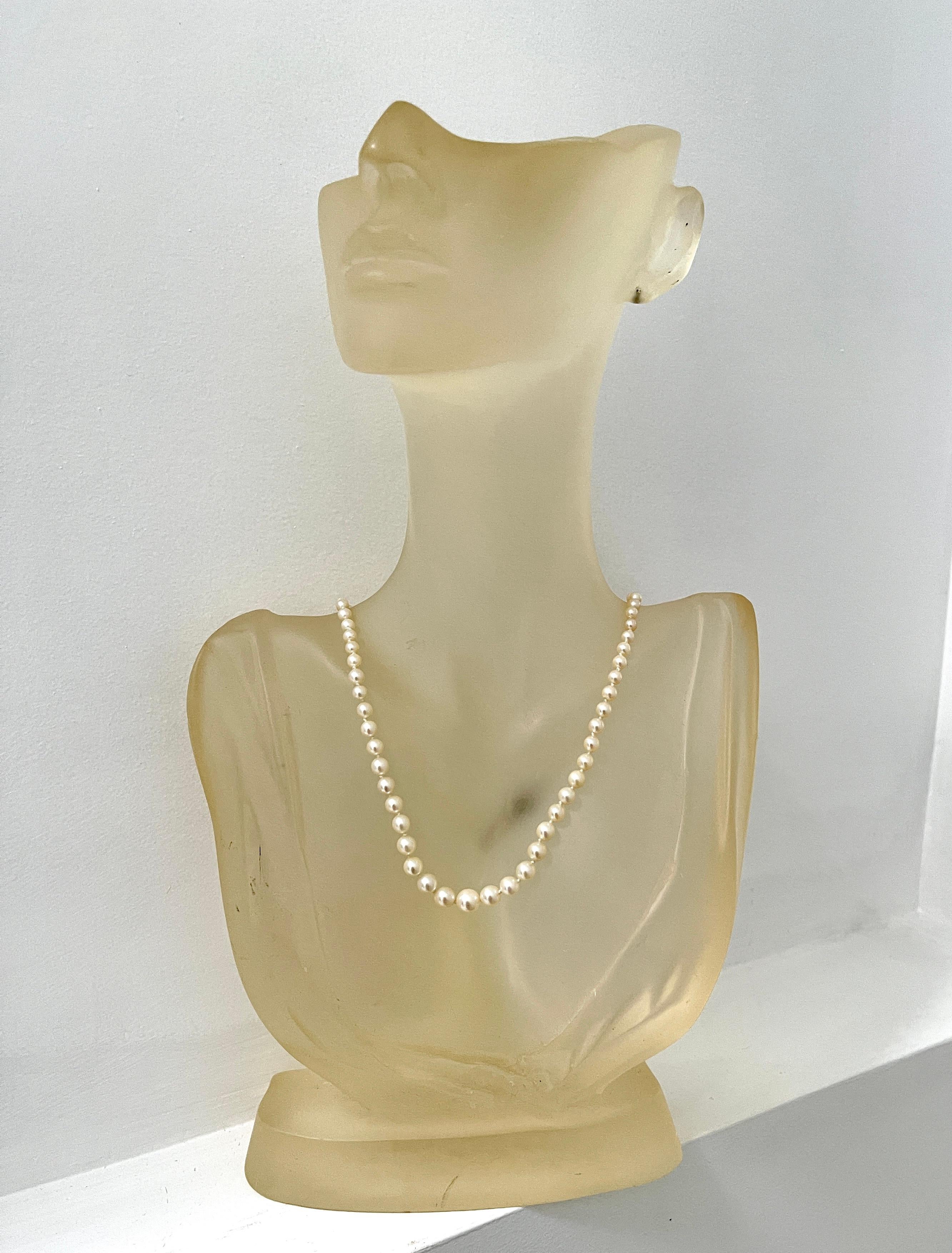 Vintage Mikimoto Graduated Akoya Pearl Strand Necklace Silver Clasp  In Good Condition For Sale In Mona Vale, NSW