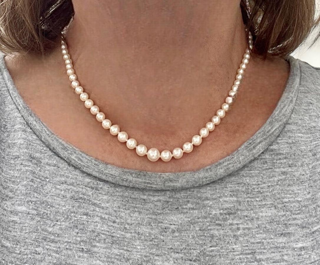 Round Cut Vintage Mikimoto Graduated Akoya Pearl Strand Necklace Silver Clasp  For Sale
