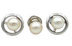 Vintage Mikimoto Satz von 3 Perlen Manschettenknöpfe und Krawattennadel in 18 Karat Weißgold