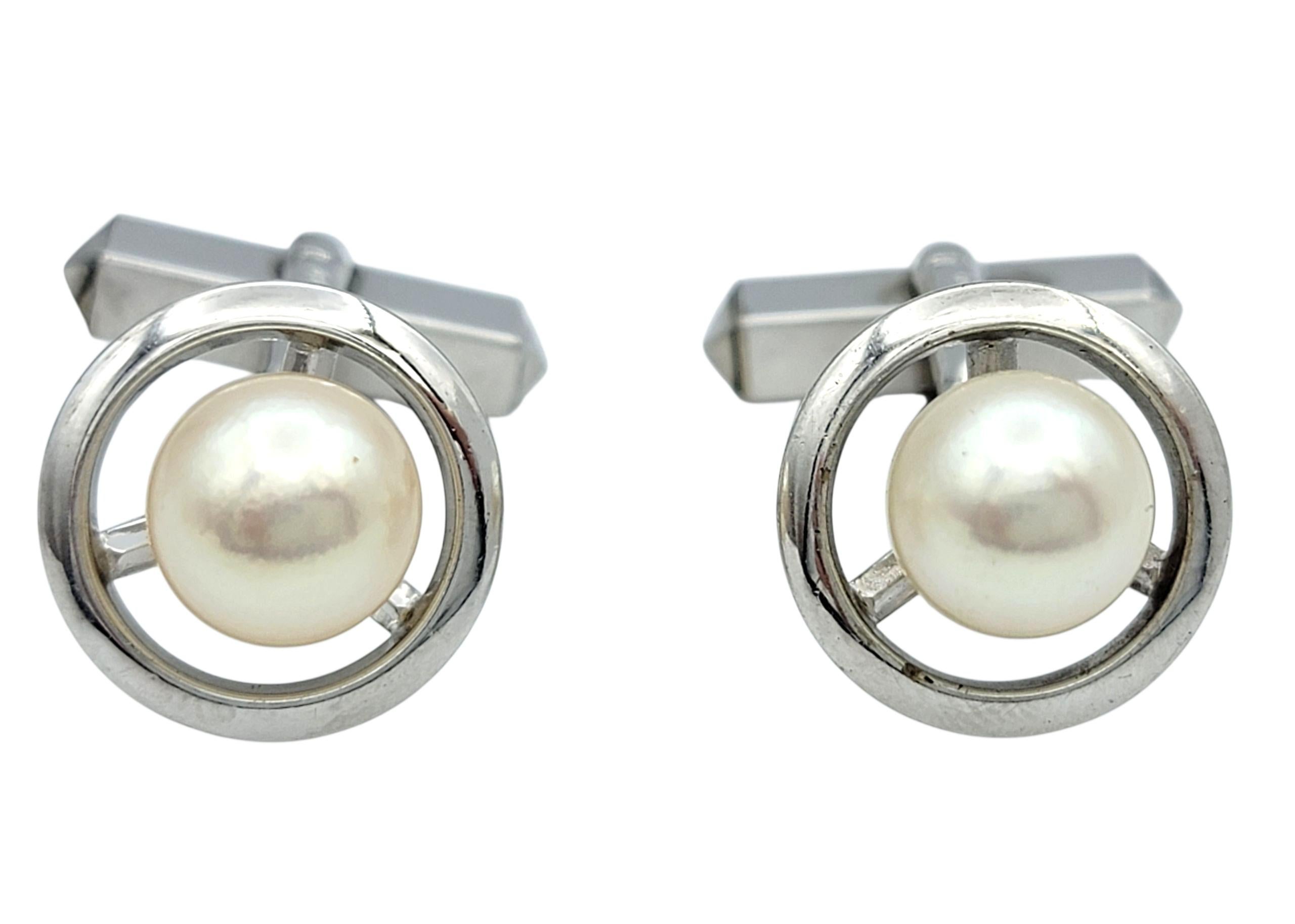 Uomo Set di 3 gemelli con perla e spilla per cravatta di Mikimoto d'epoca in oro bianco 18 carati in vendita