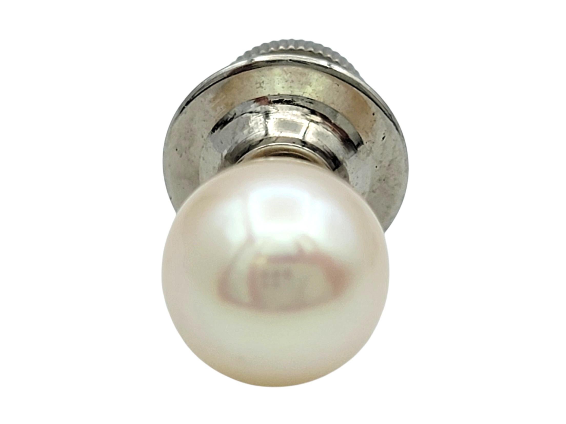 Set di 3 gemelli con perla e spilla per cravatta di Mikimoto d'epoca in oro bianco 18 carati in vendita 1