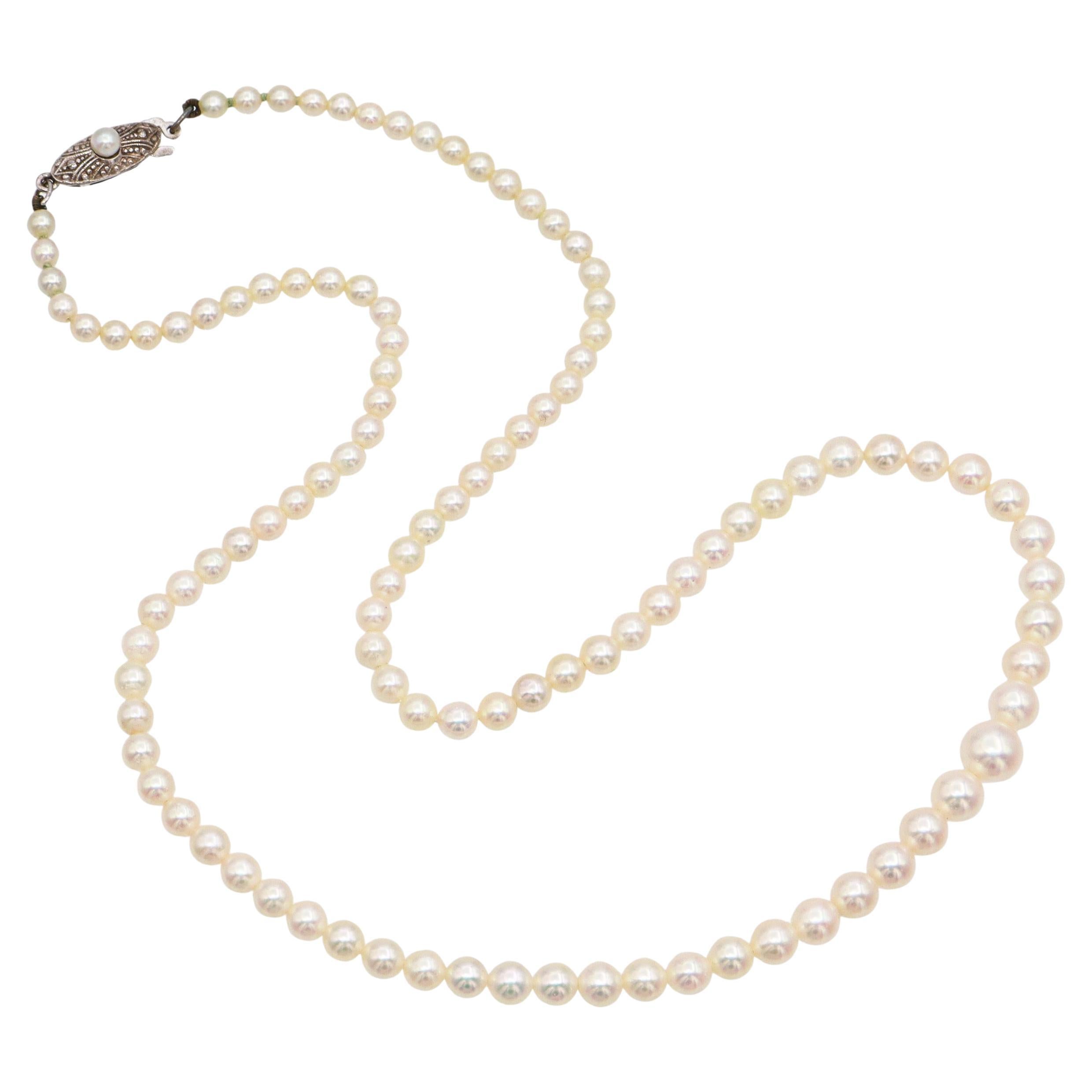Vintage Mikimoto Sterling Silver Graduated Akoya Pearl Strand Necklace im Angebot