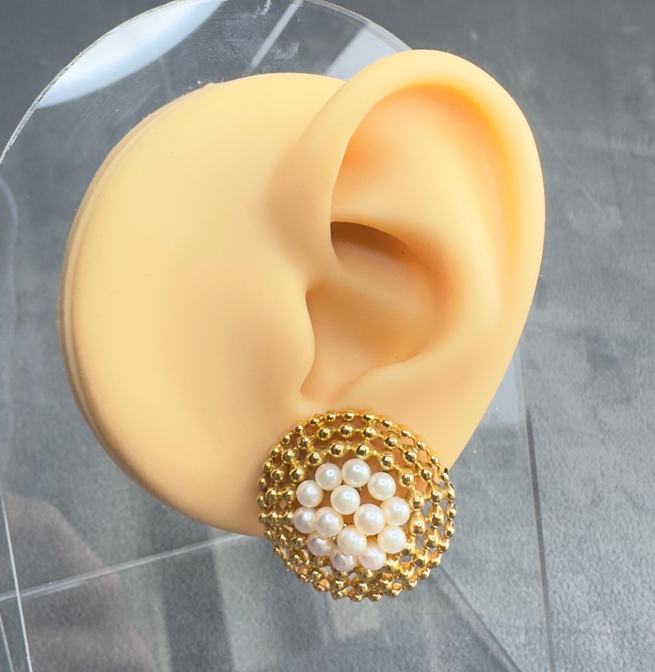 De las mujeres Pendientes de perlas vintage Mikimoto Unique de oro amarillo de 18k en venta