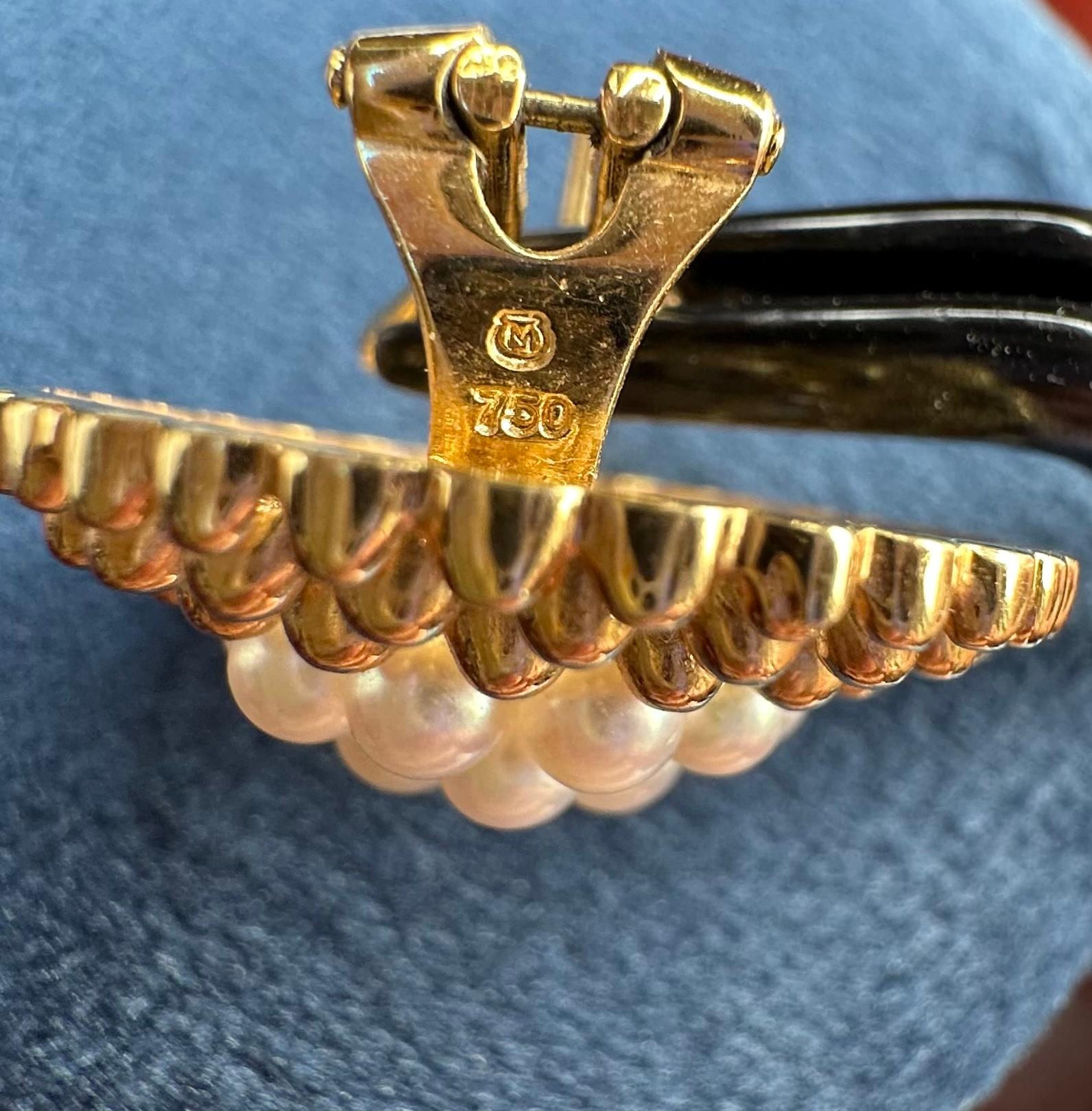 Pendientes de perlas vintage Mikimoto Unique de oro amarillo de 18k en venta 1