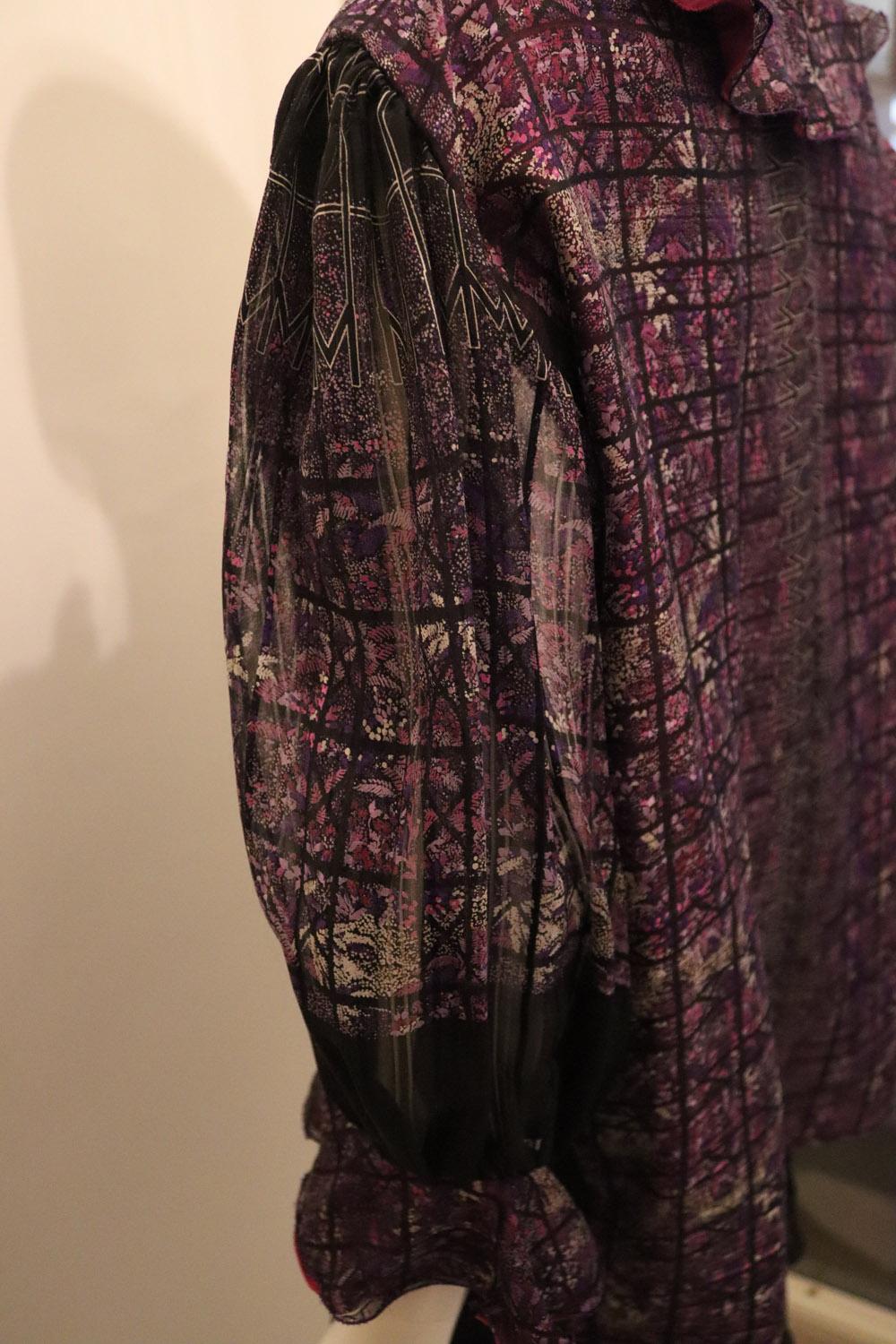 Noir Chemisier vintage Mila Schon violet en soie en vente