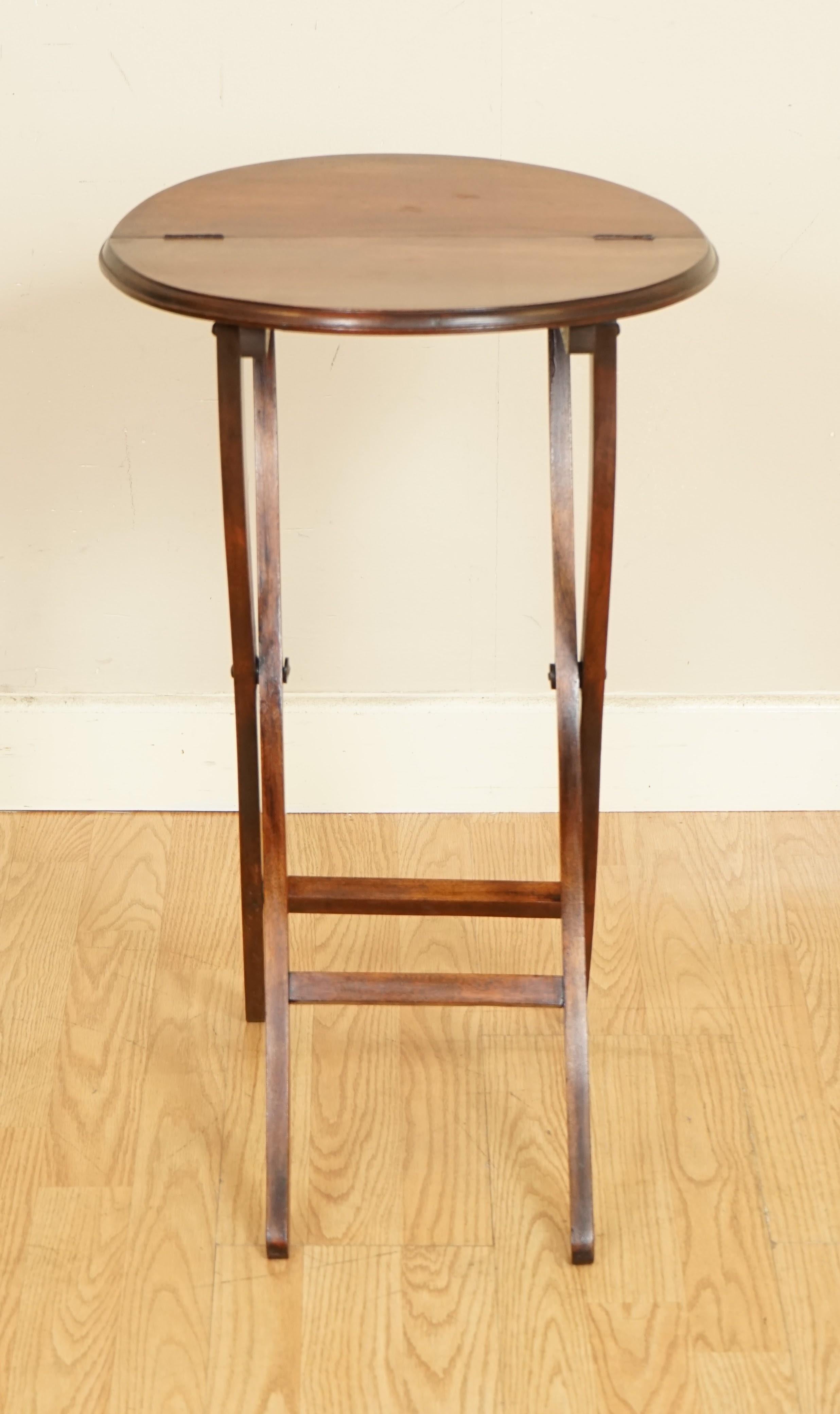 Vintage Military Campaign Folding Side Table Lamp Stand Occasional Table In Good Condition In West Sussex, Pulborough