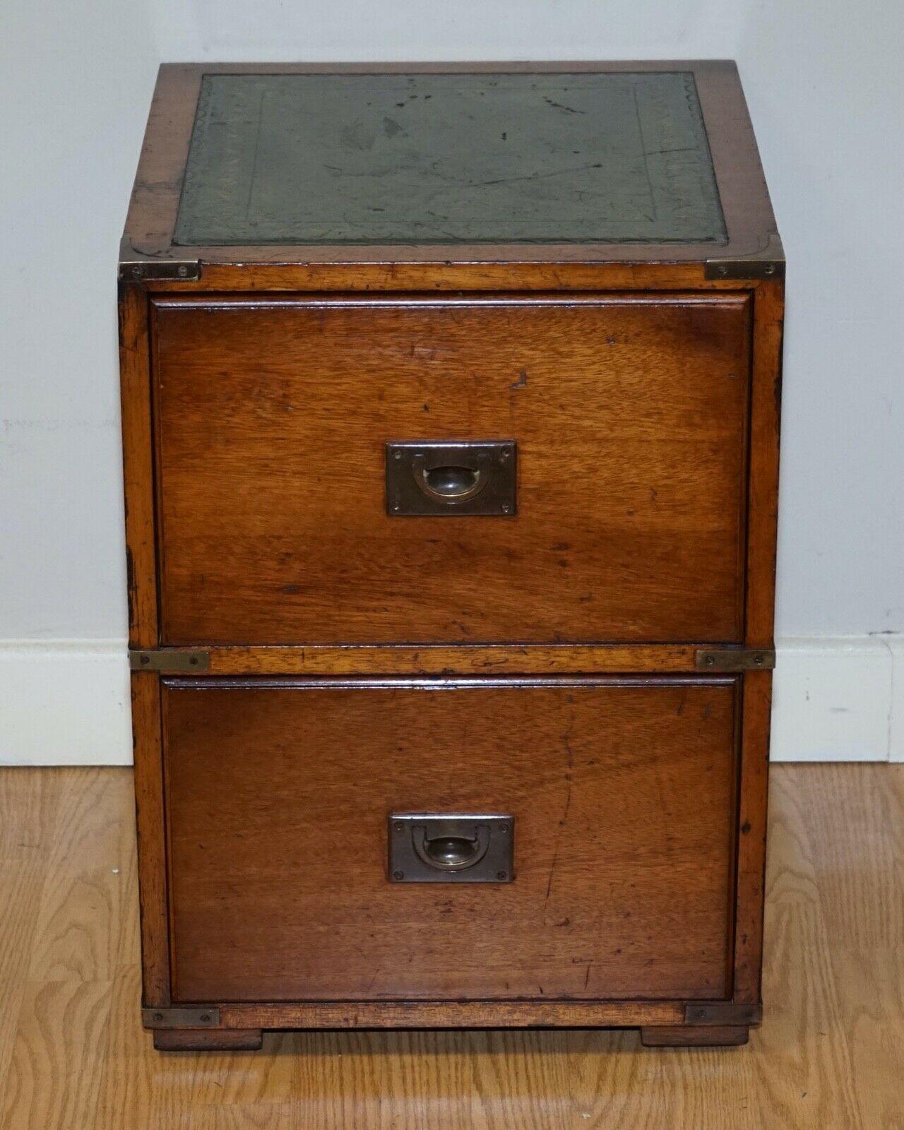 We are delighted to sell this Vintage Military Campaign chest of drawers.

A very good looking decorative and function piece, it can be used in the bedroom as a nightstand or in the living room like a wine or lamp table. 

The leather top has