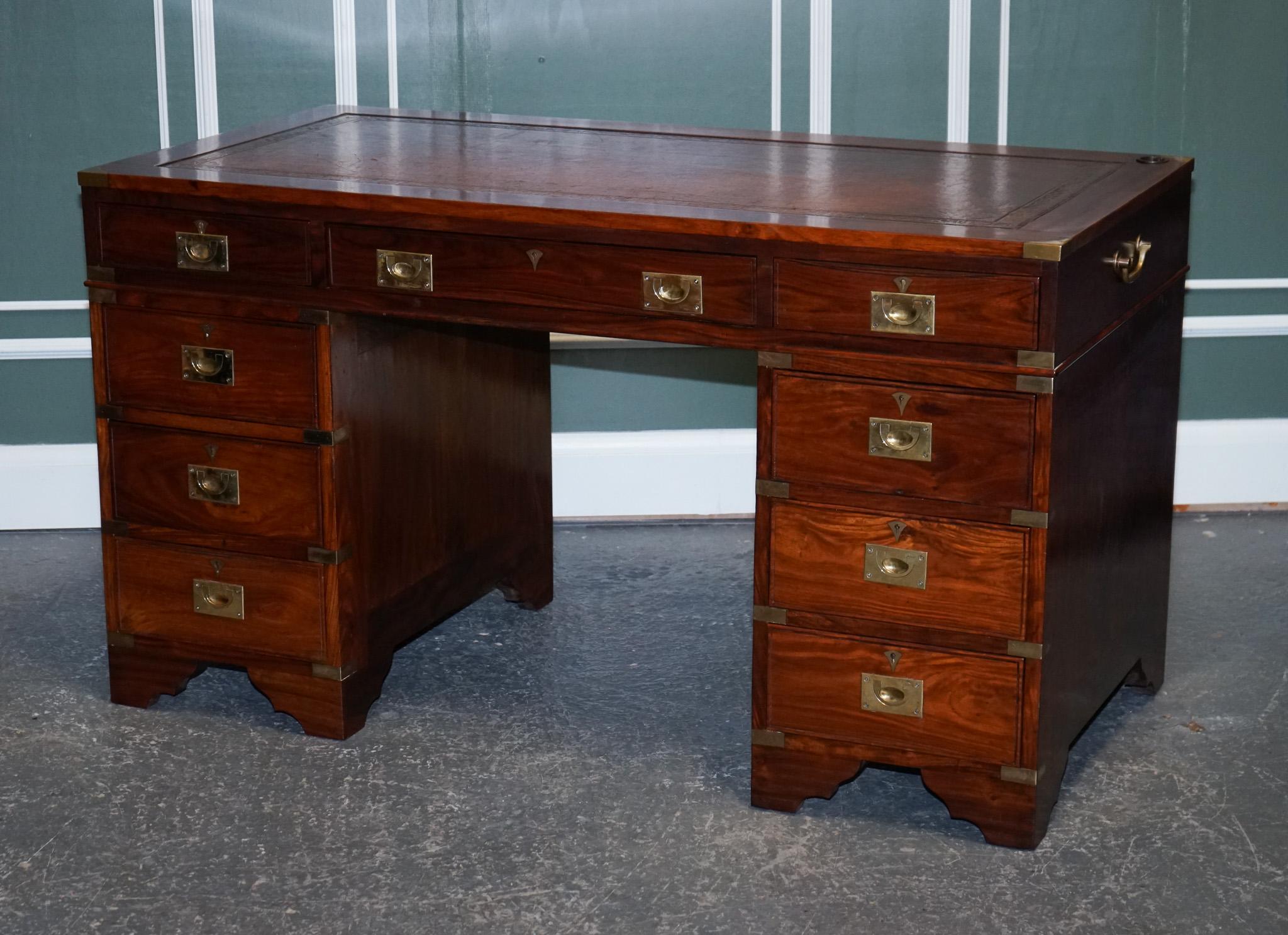 Vintage Military Campaign Twin Pedestal Desk with Brown Inlaid Leather Top In Good Condition In Pulborough, GB
