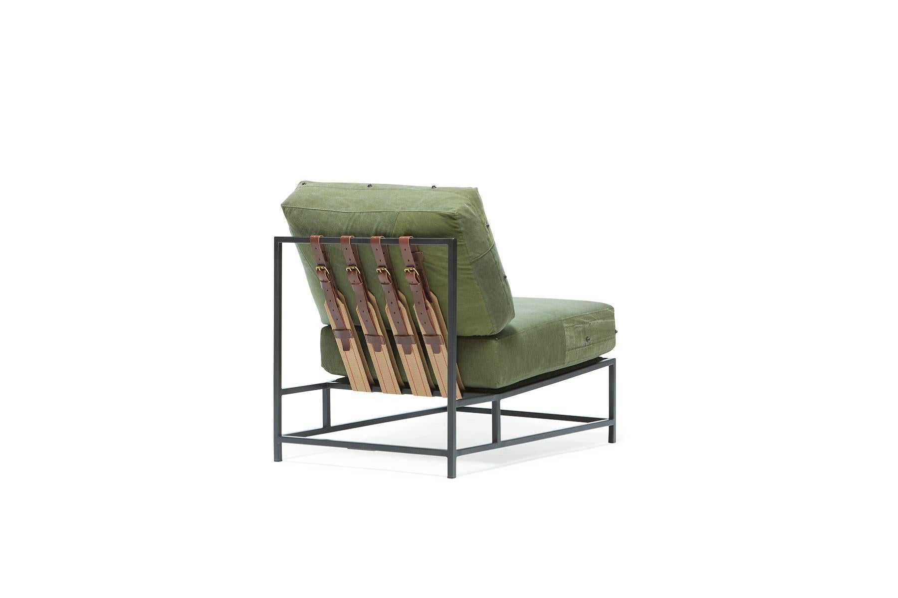 Stuhl aus Militär-Leinwand und geschwärztem Stahl im Vintage-Stil (amerikanisch) im Angebot