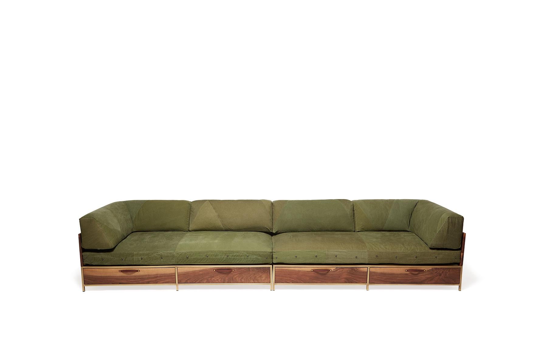 Américain Sofa d'invité militaire vintage avec tiroirs de rangement en vente