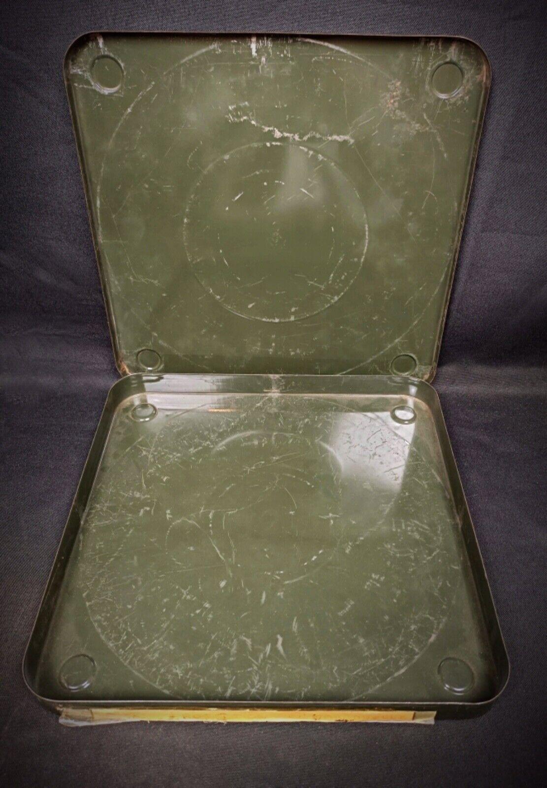 Película Militar Vintage con Caja Metálica 