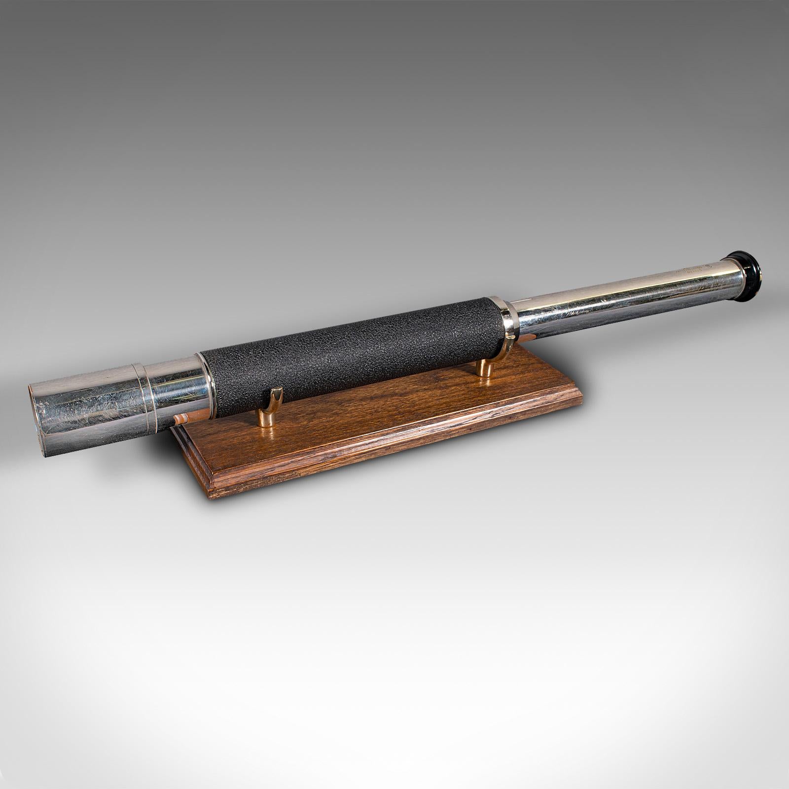 Mid-Century Modern Vintage Military Terrestrial Telescope, Canadian, Officer Of The Watch, CKC, WW2 en vente