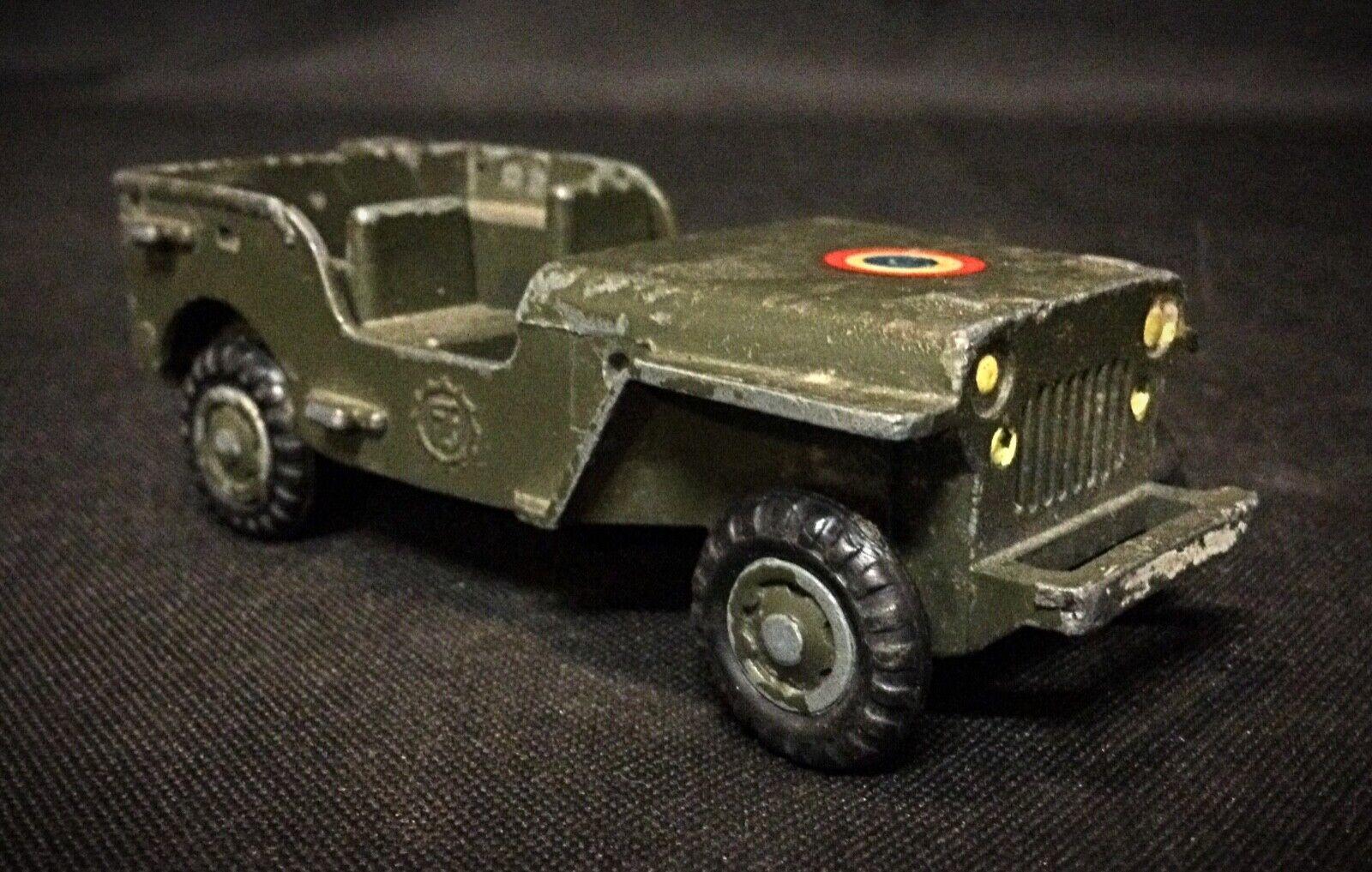 Vintage Military Toy Car by France Jouets – Used Condition - 2Y38 In Good Condition For Sale In Bordeaux, FR