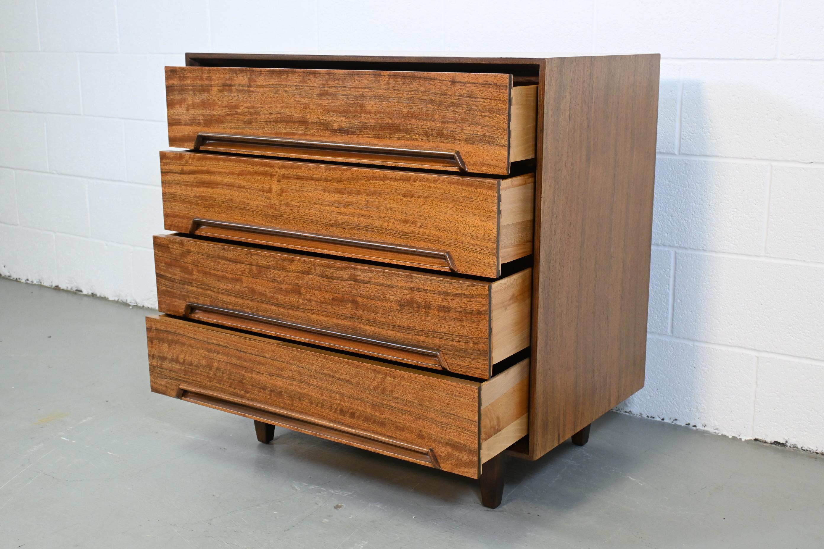 Vintage Milo Baughman for Drexel Perspective Chest of Drawers In Excellent Condition In Morgan, UT