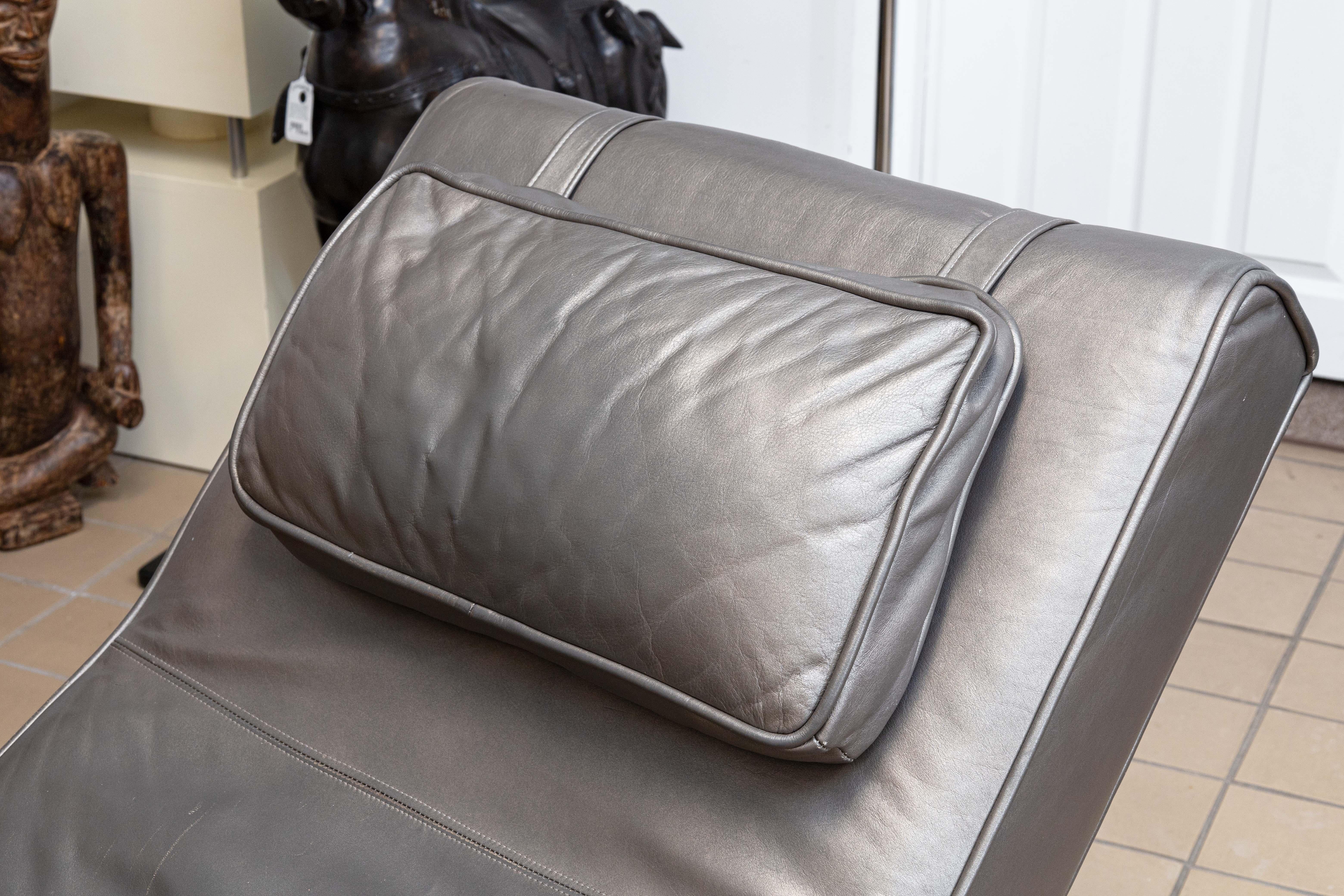 Modern Vintage Milo Baughman for Thayer Coggin Grey Leather Fred Chaise Lounge Chair For Sale