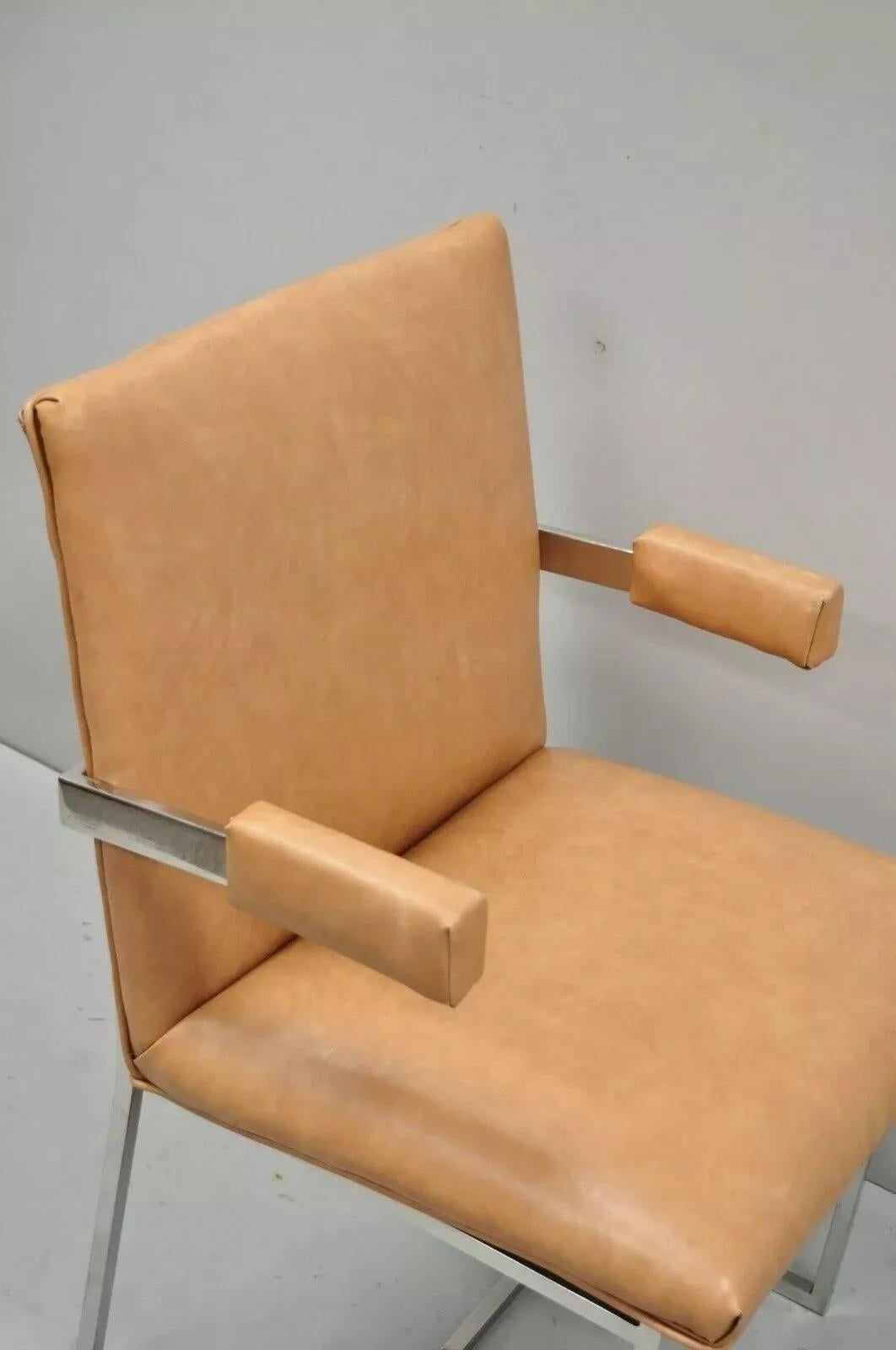 Inconnu Fauteuil de salle à manger moderne mi-siècle avec cadre flottant chromé Milo Baughman en vente