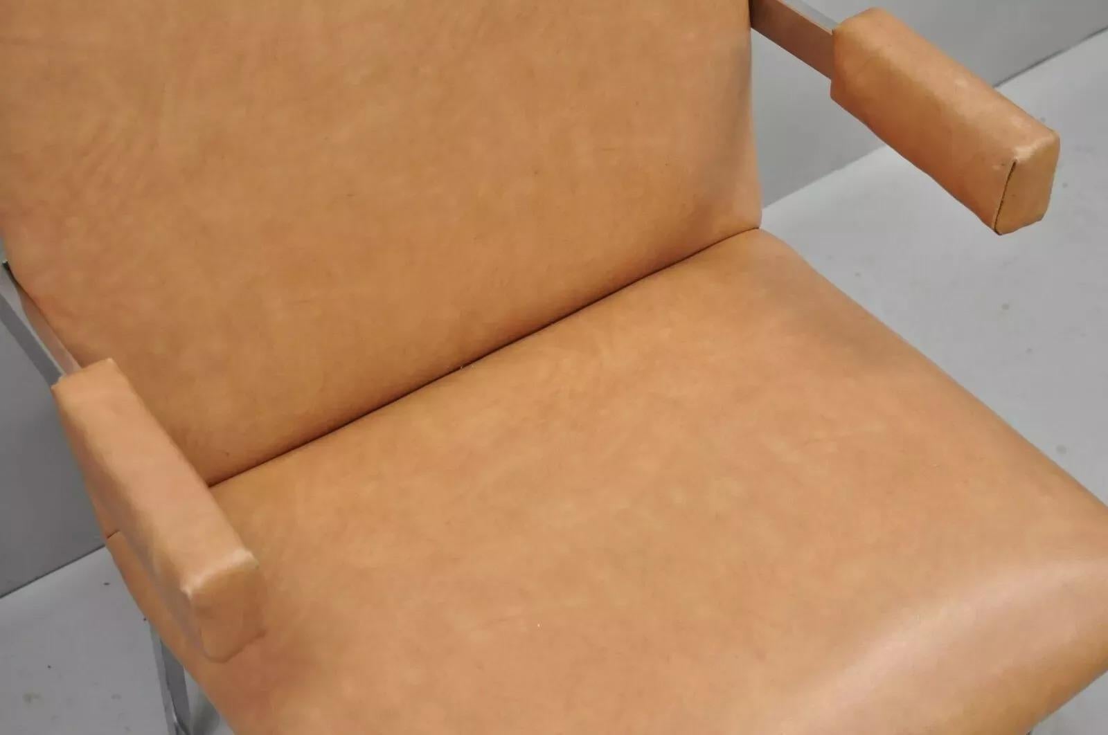 Fauteuil de salle à manger moderne mi-siècle avec cadre flottant chromé Milo Baughman Bon état - En vente à Philadelphia, PA