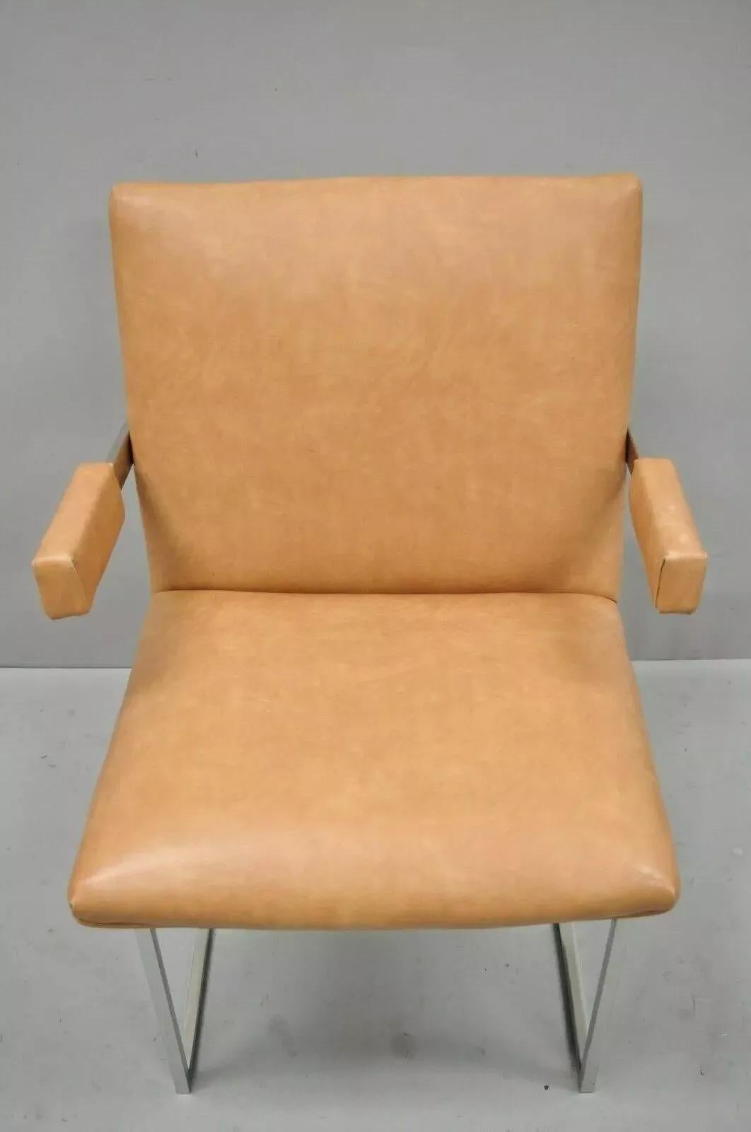 20ième siècle Fauteuil de salle à manger moderne mi-siècle avec cadre flottant chromé Milo Baughman en vente