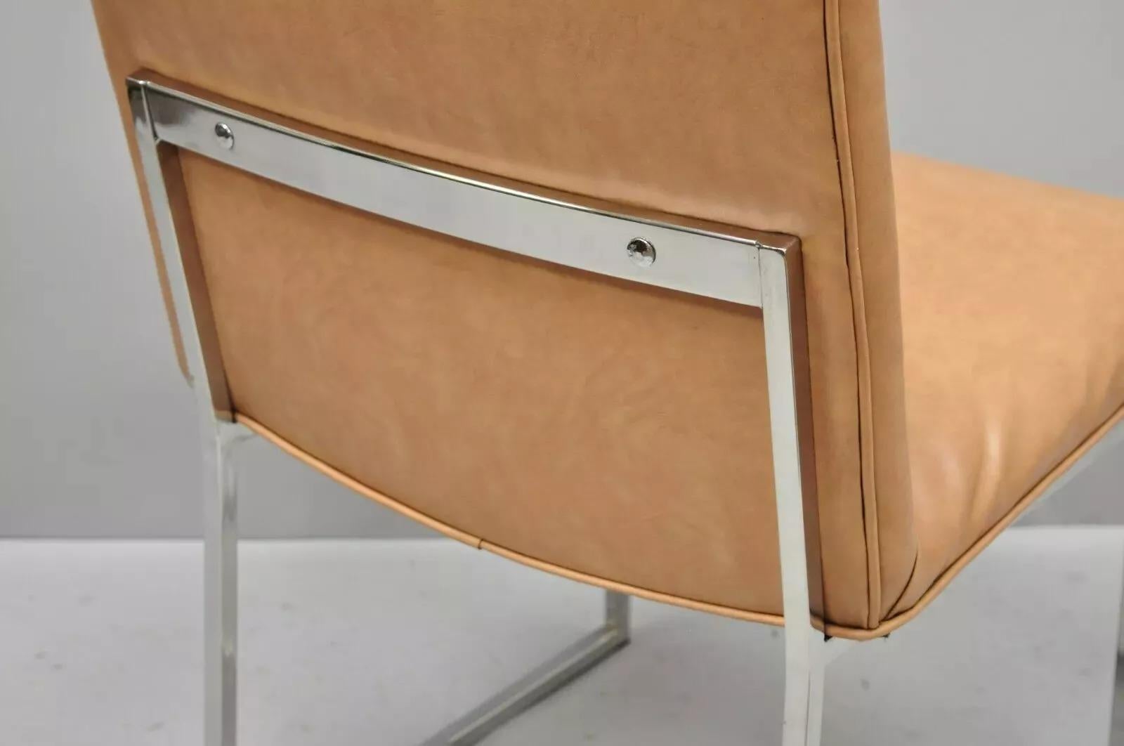 Inconnu Chaise d'appoint de salle à manger moderne mi-siècle avec cadre flottant chromé Milo Baughman en vente