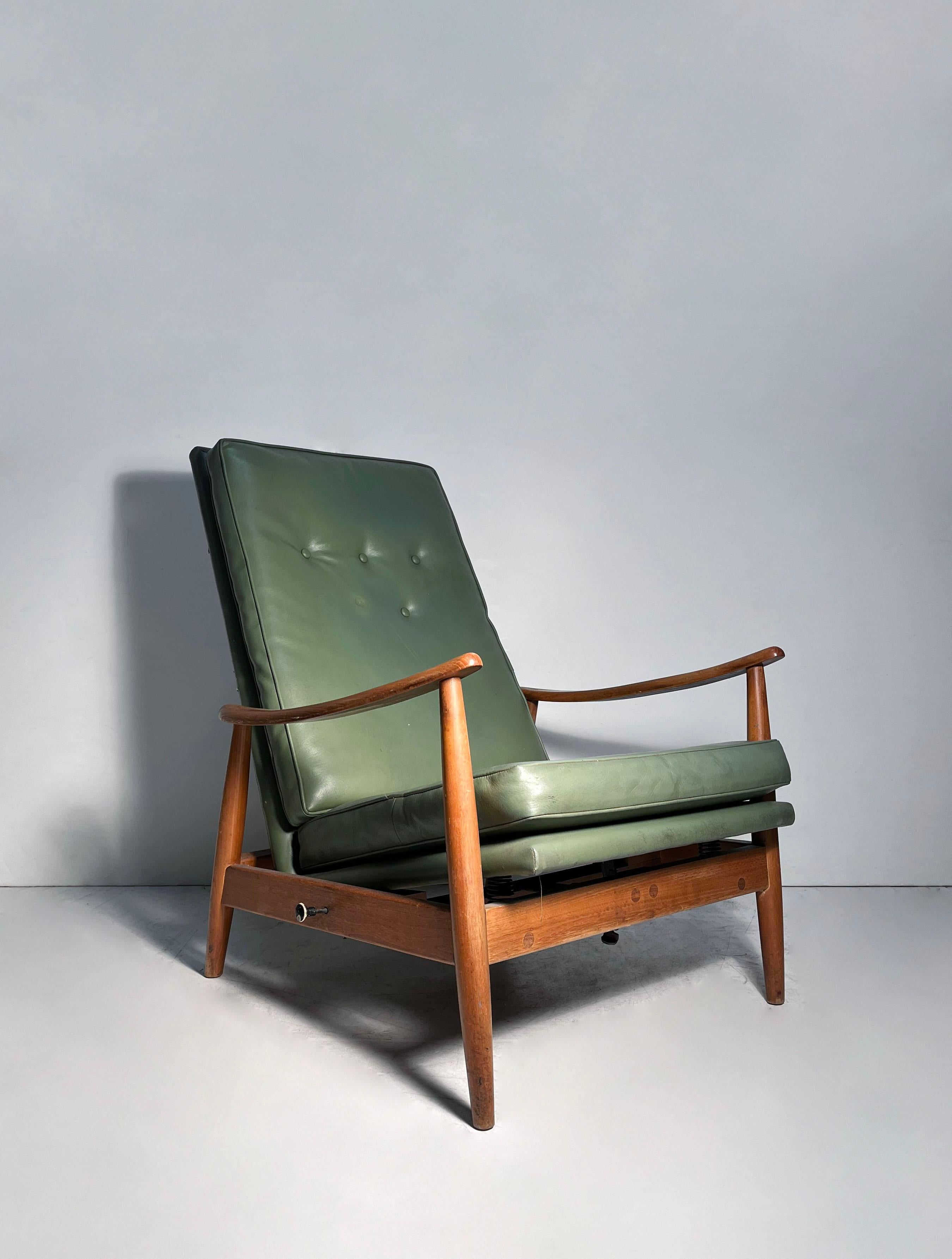 Mid-Century Modern Vintage Milo Baughman Recliner Lounge Chair For Sale