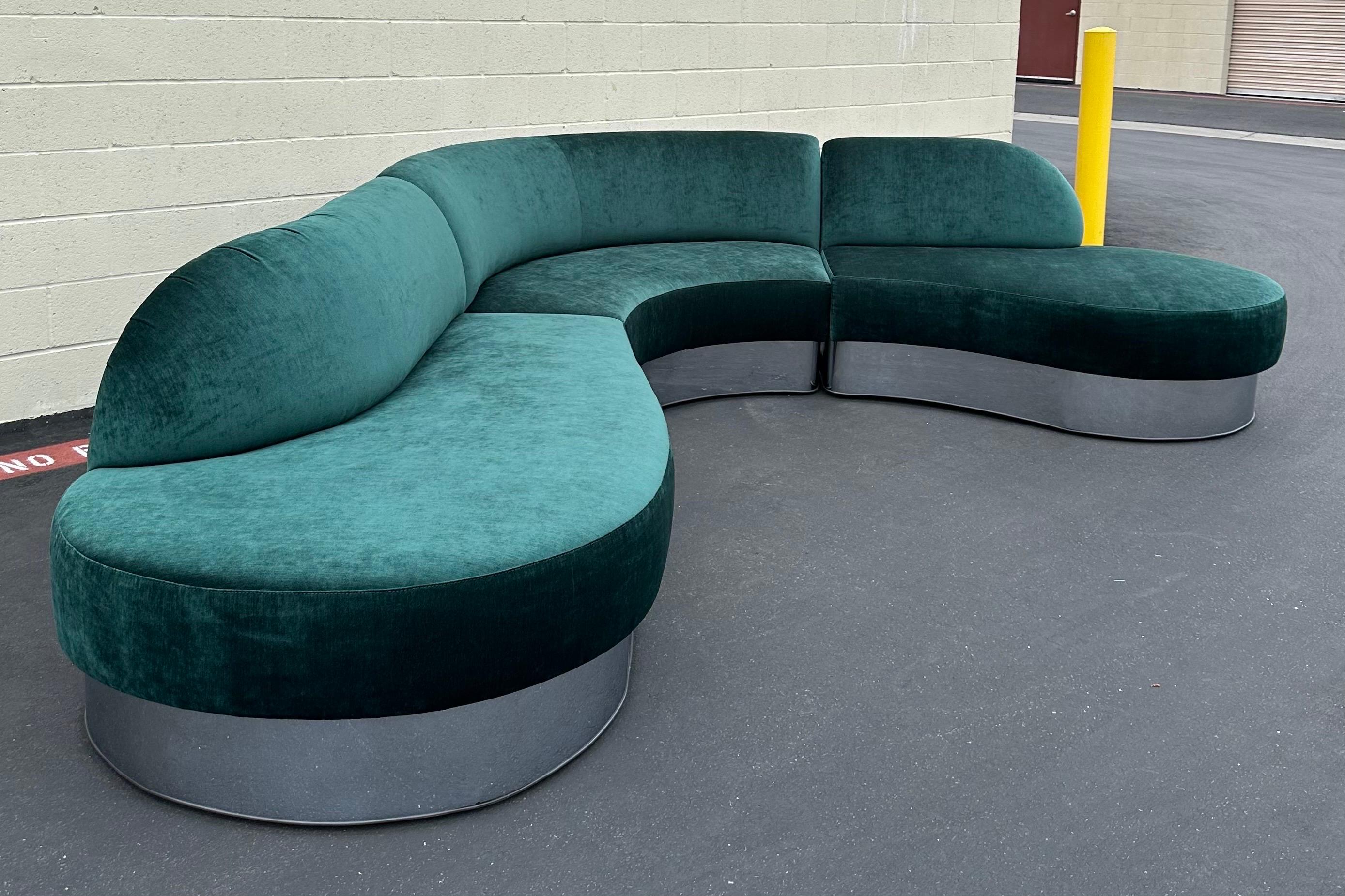 Mid-Century Modern Vintage Milo Baughman Serpentine Three Pieces Sectional Sofa for Thayer Coggin For Sale