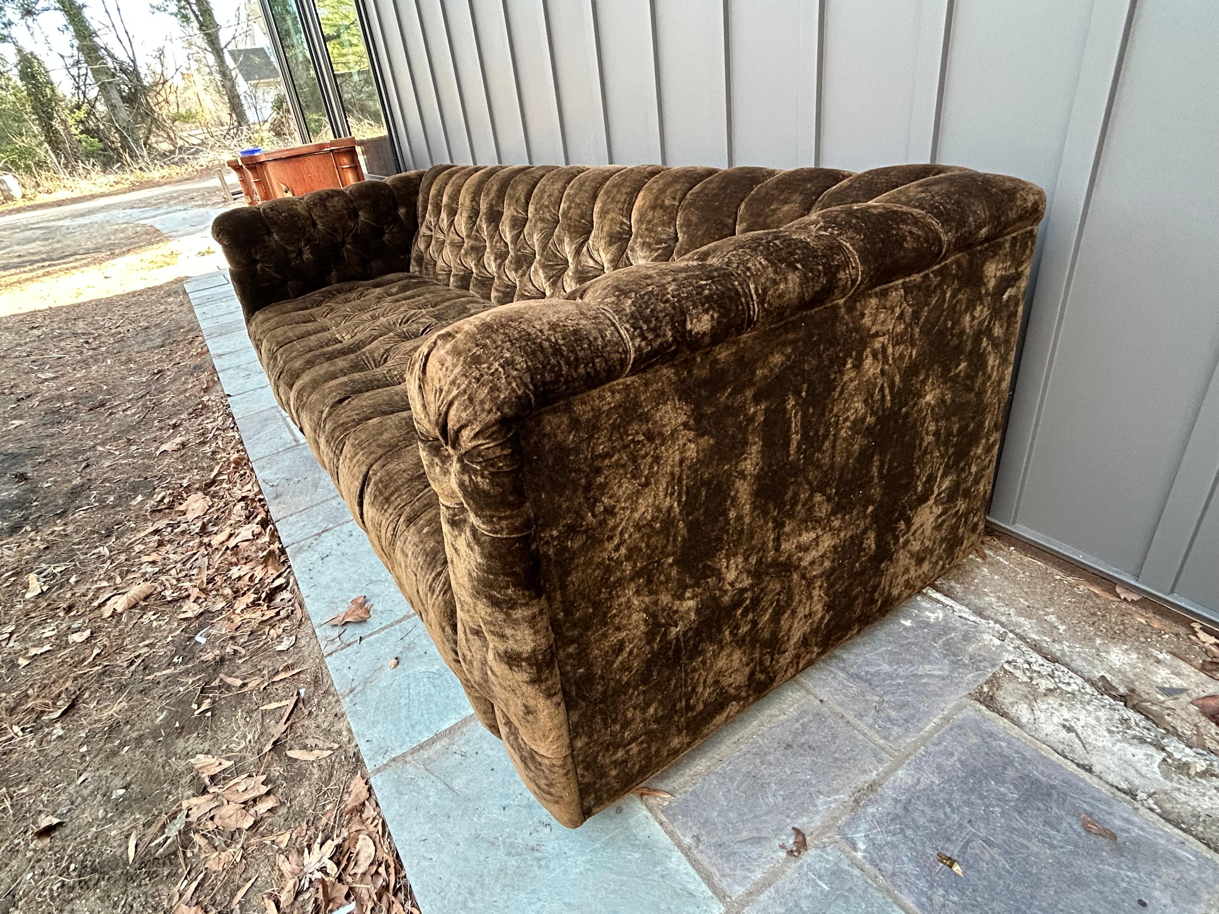 Divano vintage stile Milo Baughman Tufted Tuxedo Mid-Century Modern in vendita 3