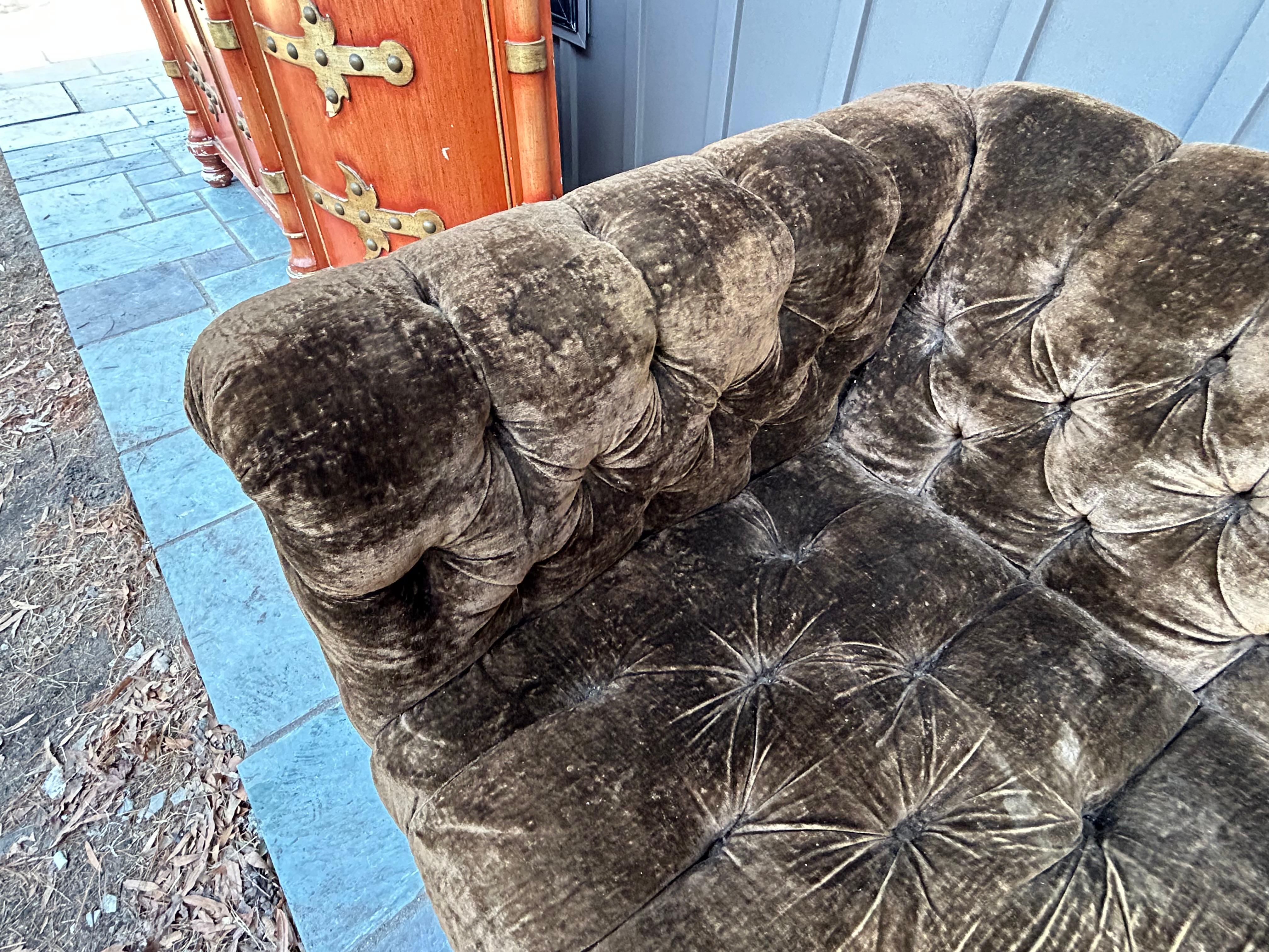 Fine XX secolo Divano vintage stile Milo Baughman Tufted Tuxedo Mid-Century Modern in vendita