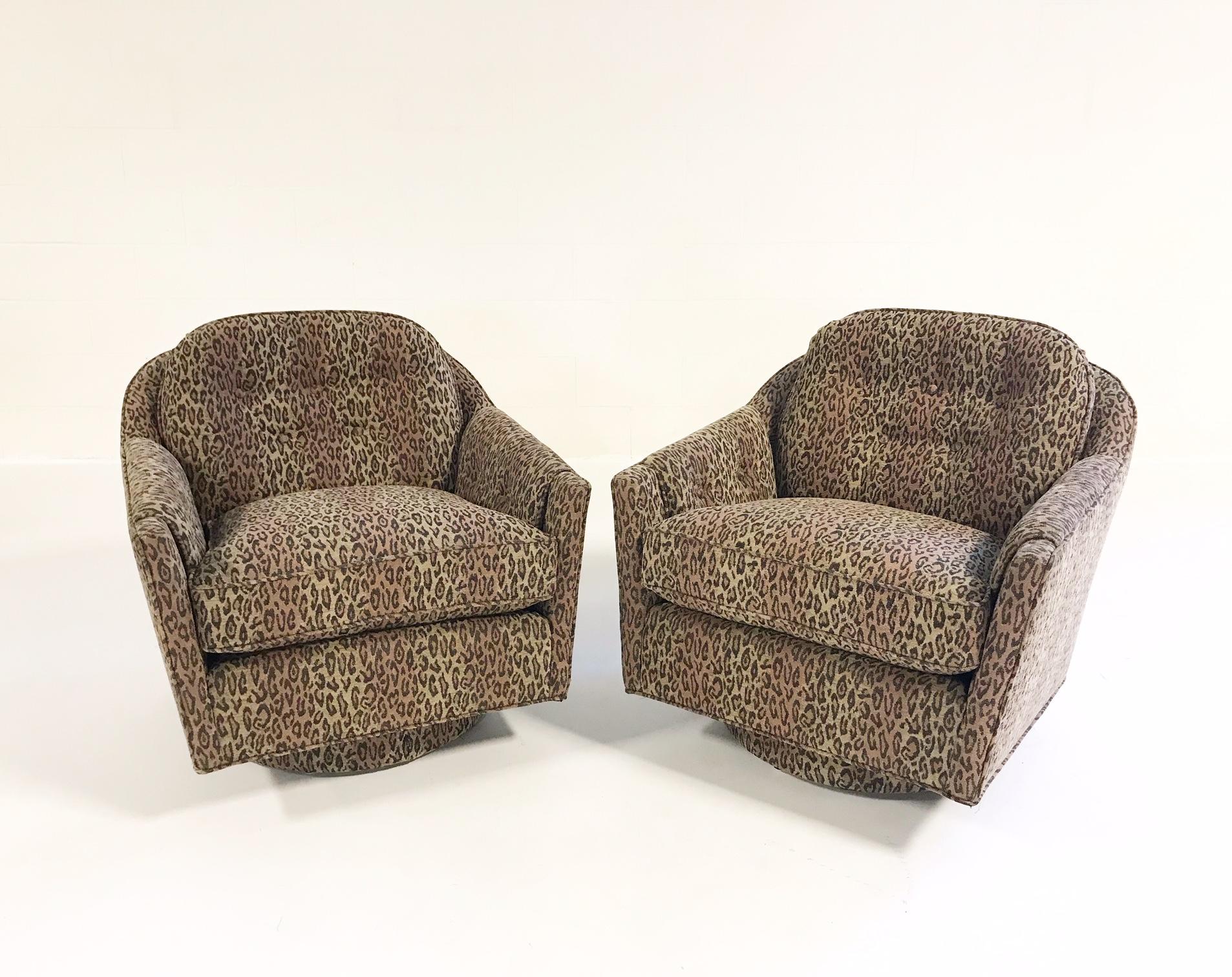 Mid-Century Modern Swivel Lounge Chairs in the style of Milo Baughman, in Kravet Leopard Print For Sale