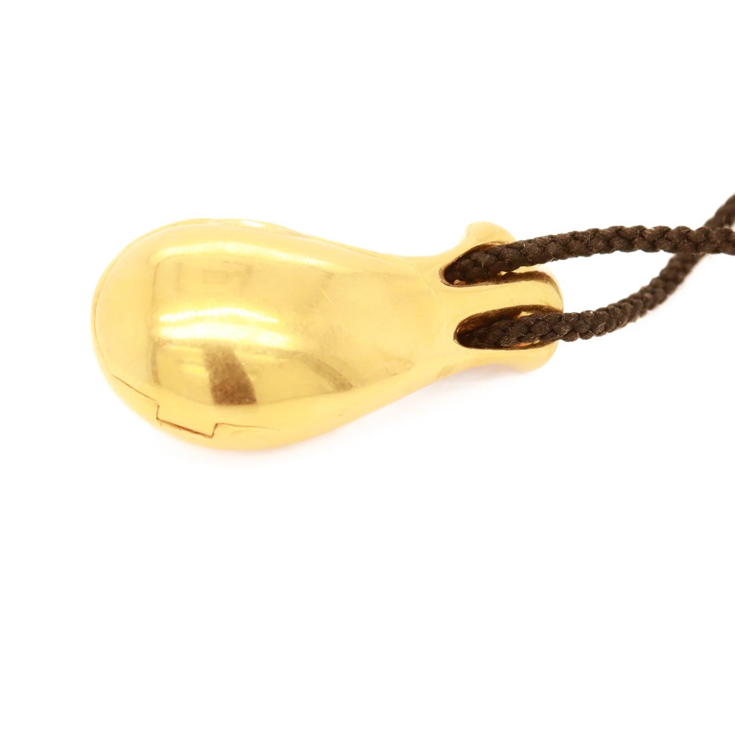 Vintage Minas Spiridis 18k Golden Pouch Pendant Necklace with Secret Compartment 11