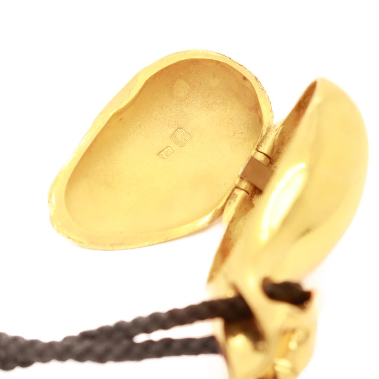 Vintage Minas Spiridis 18k Golden Pouch Pendant Necklace with Secret Compartment 13