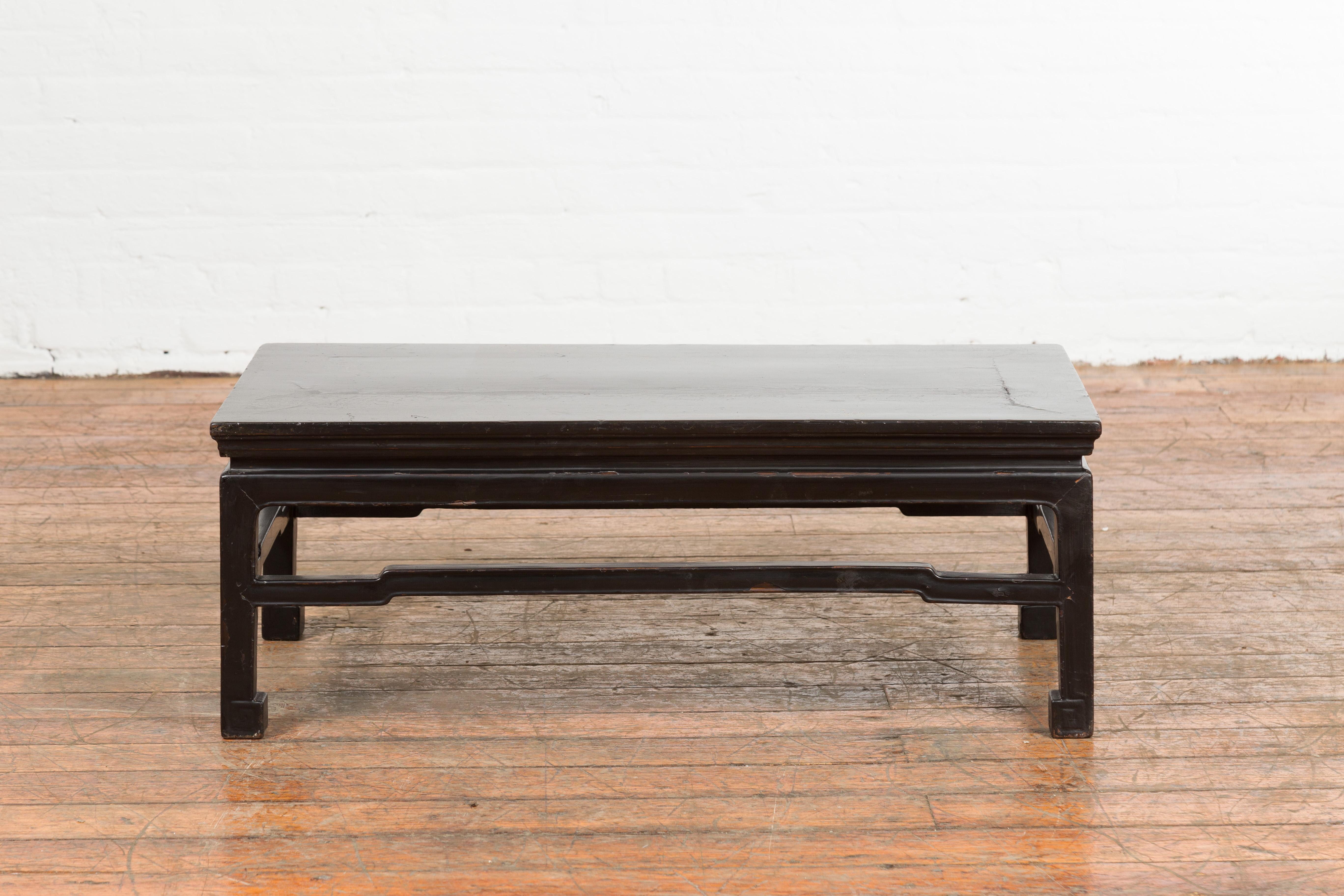 Vintage Ming Dynasty Style Black Lacquer Coffee Table with Humpback Stretchers In Good Condition In Yonkers, NY