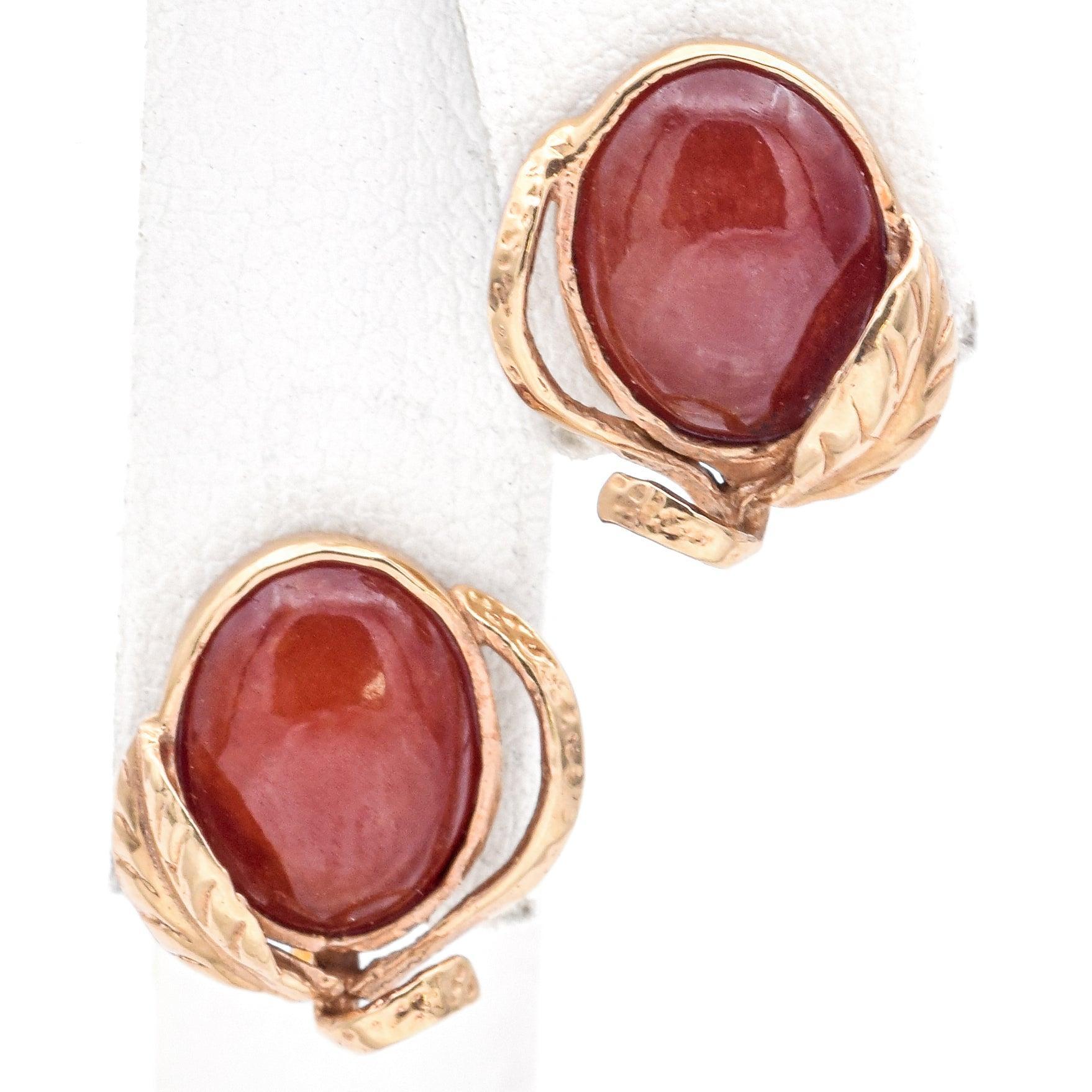 Women's Vintage Ming's Hawaii 14K Yellow Gold Red Jade Cabochon Leaf Stud Earrings For Sale