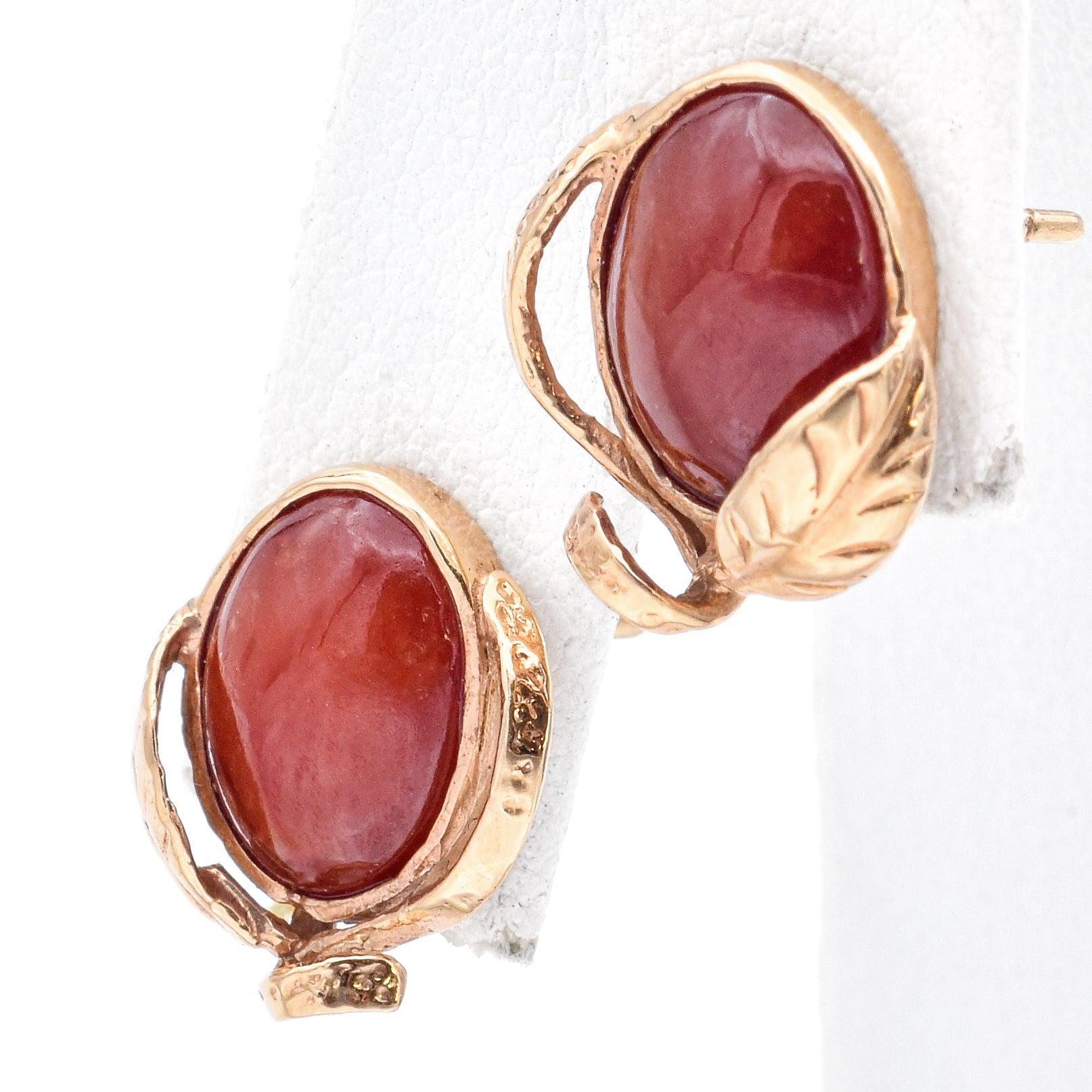 Vintage Ming's Hawaii 14K Yellow Gold Red Jade Cabochon Leaf Stud Earrings For Sale 1