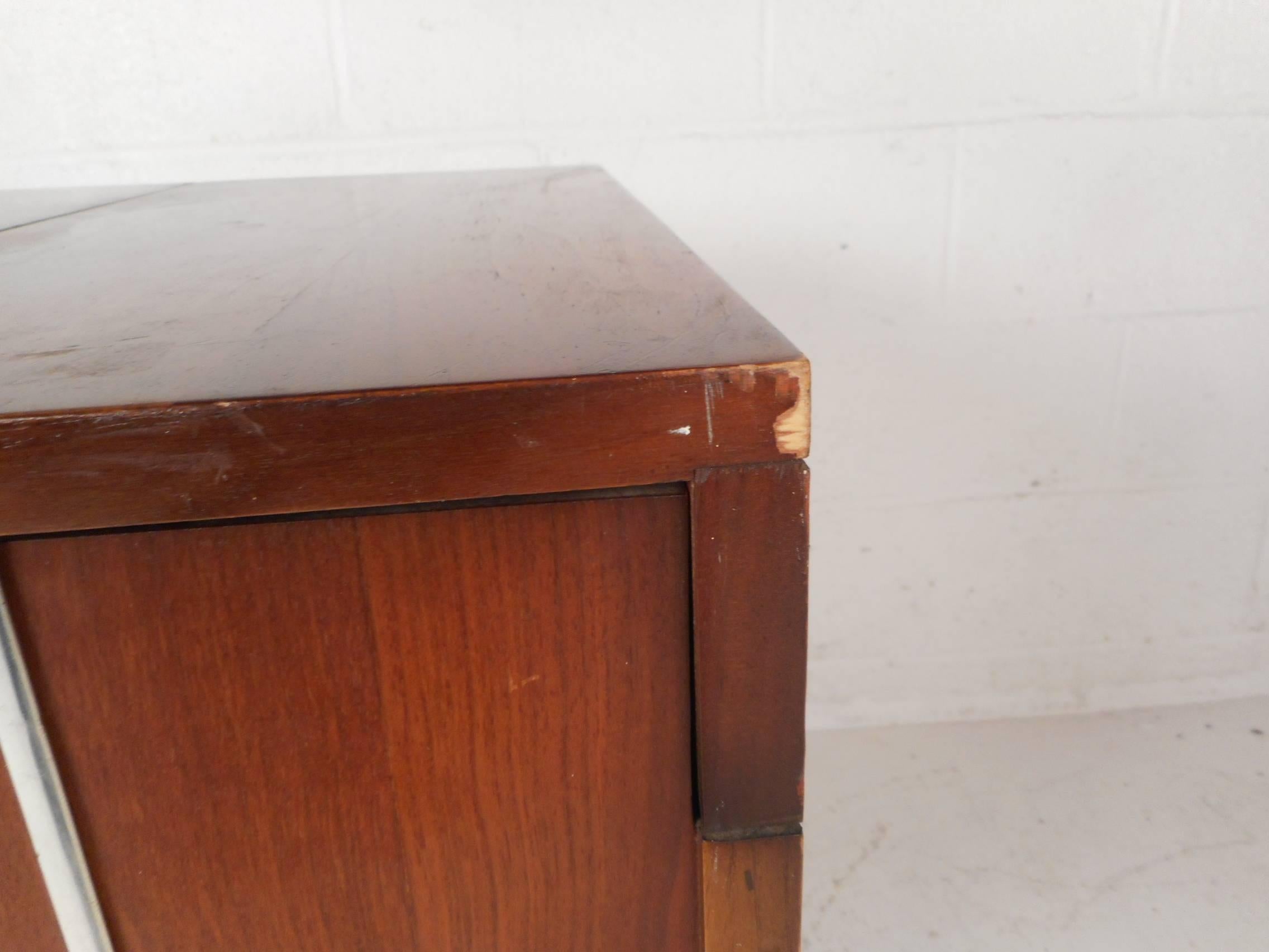 Vintage Mini Swivel Bar by Lane Furniture 3