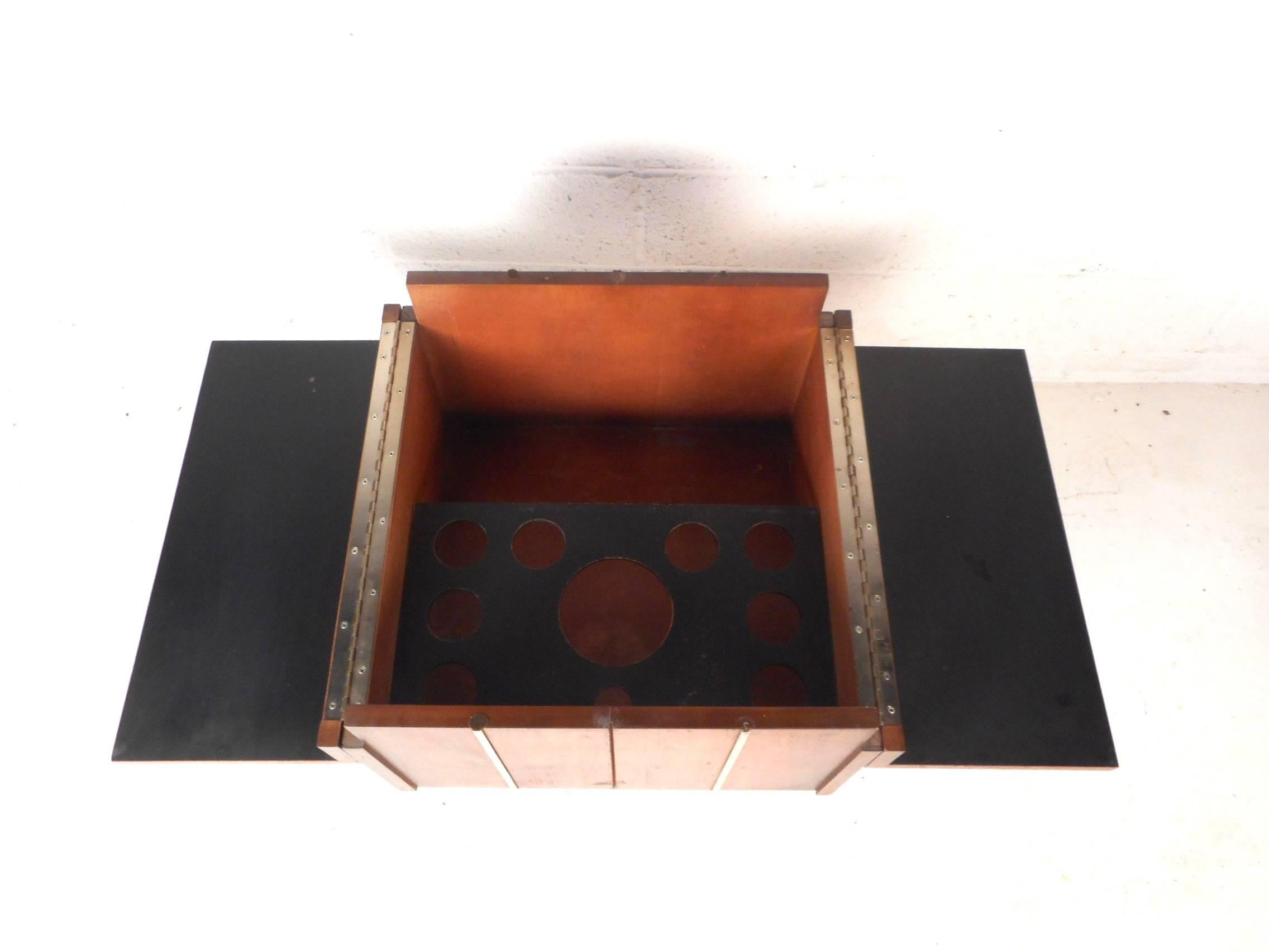 Mid-Century Modern Vintage Mini Swivel Bar by Lane Furniture