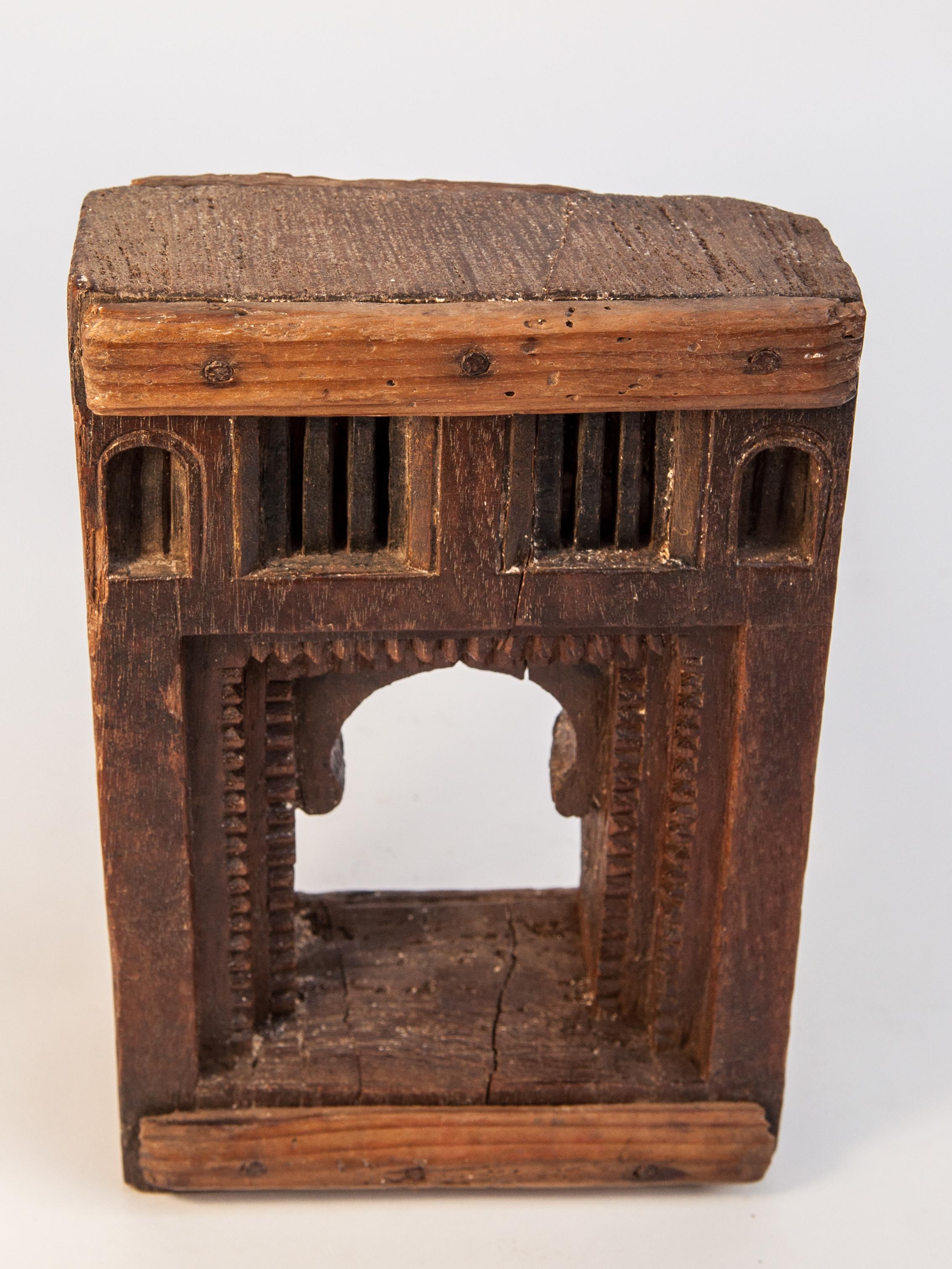 Vintage Miniature Architectural Votive Frame, Mid-20th Century, India 6