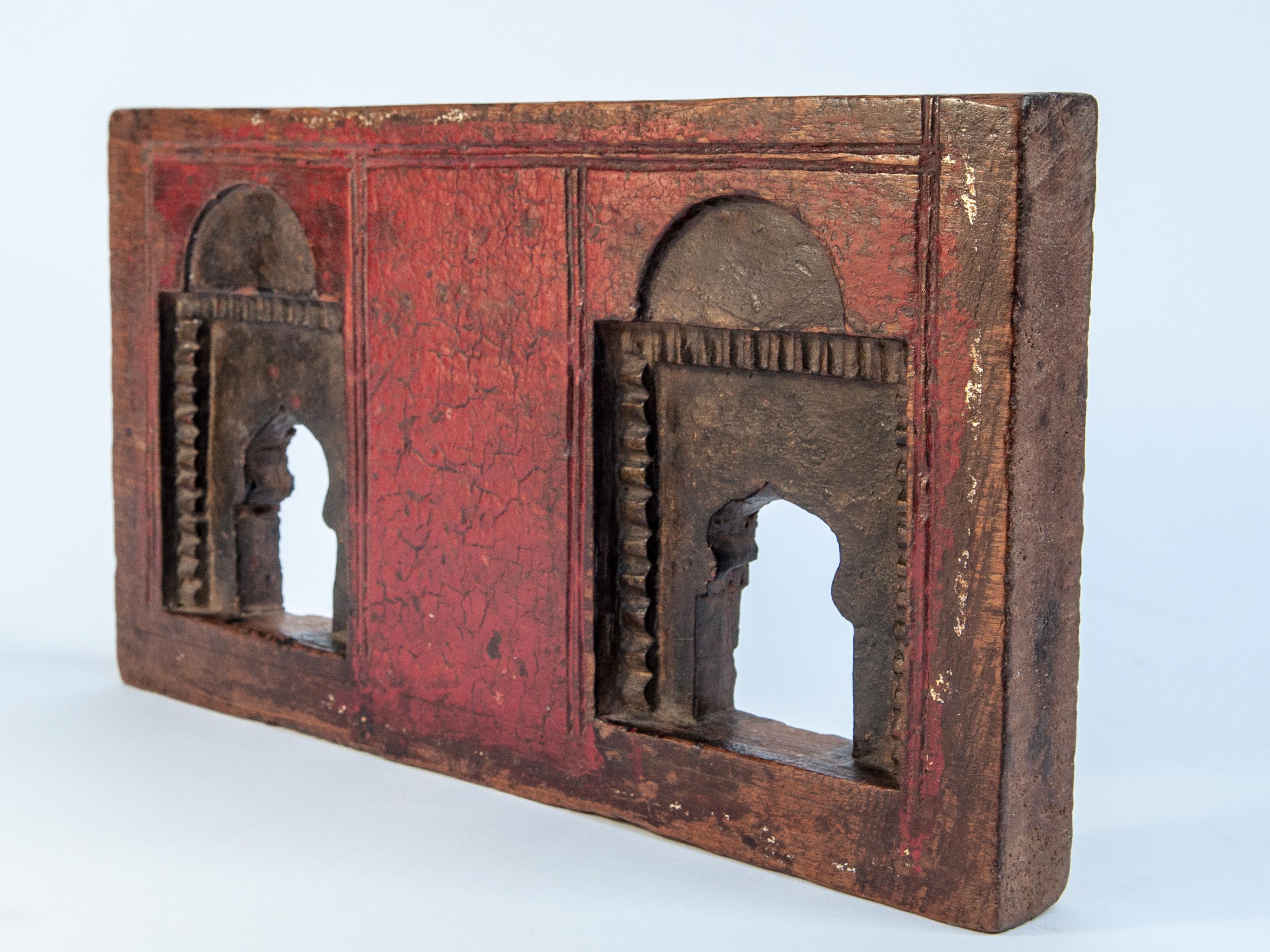 Vintage Miniature Architectural Votive Frame, Mid-20th Century, India In Good Condition In Point Richmond, CA