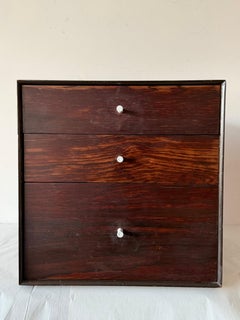 Armario miniatura vintage Palo de rosa Attr Herman Miller ca' 1950's Cubo