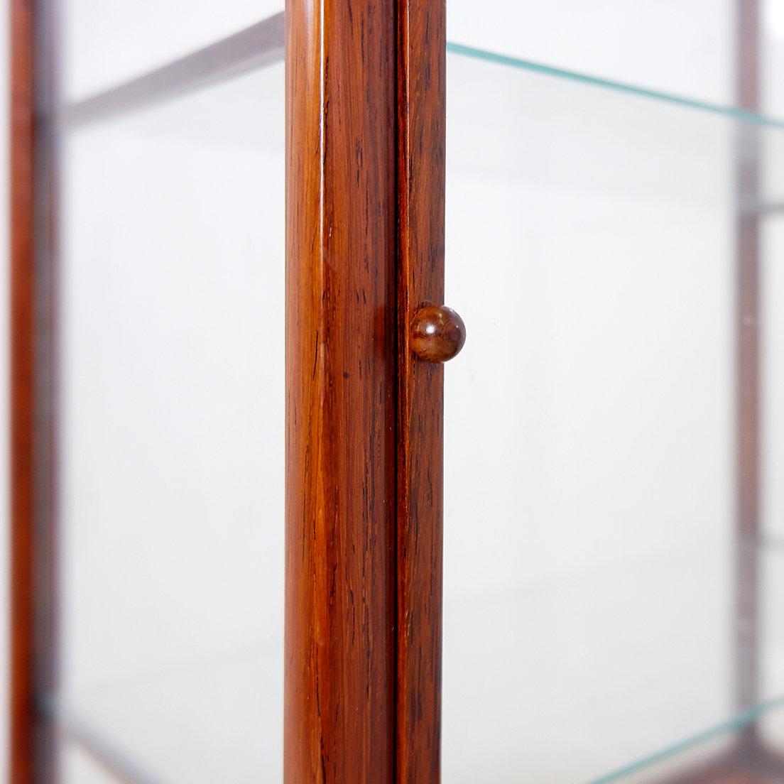 Vintage Miniature display cabinet to stand en vente 6