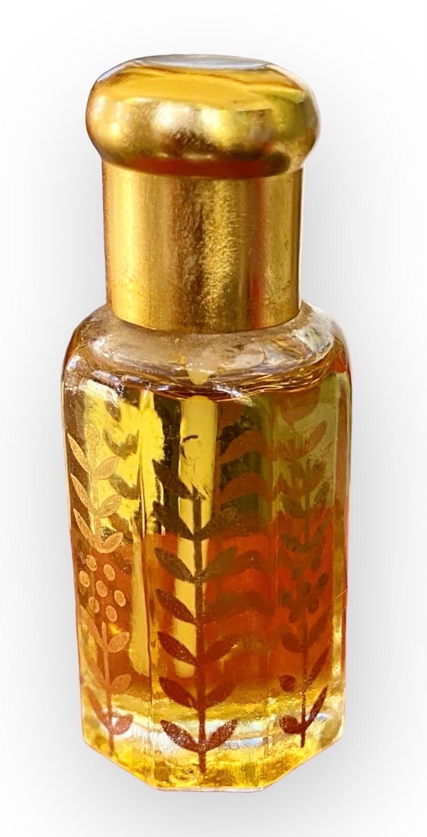 Émaillé Vintage Miniature Glass Perfume Bottle Lot Discontinued Scents Some French VTG o en vente