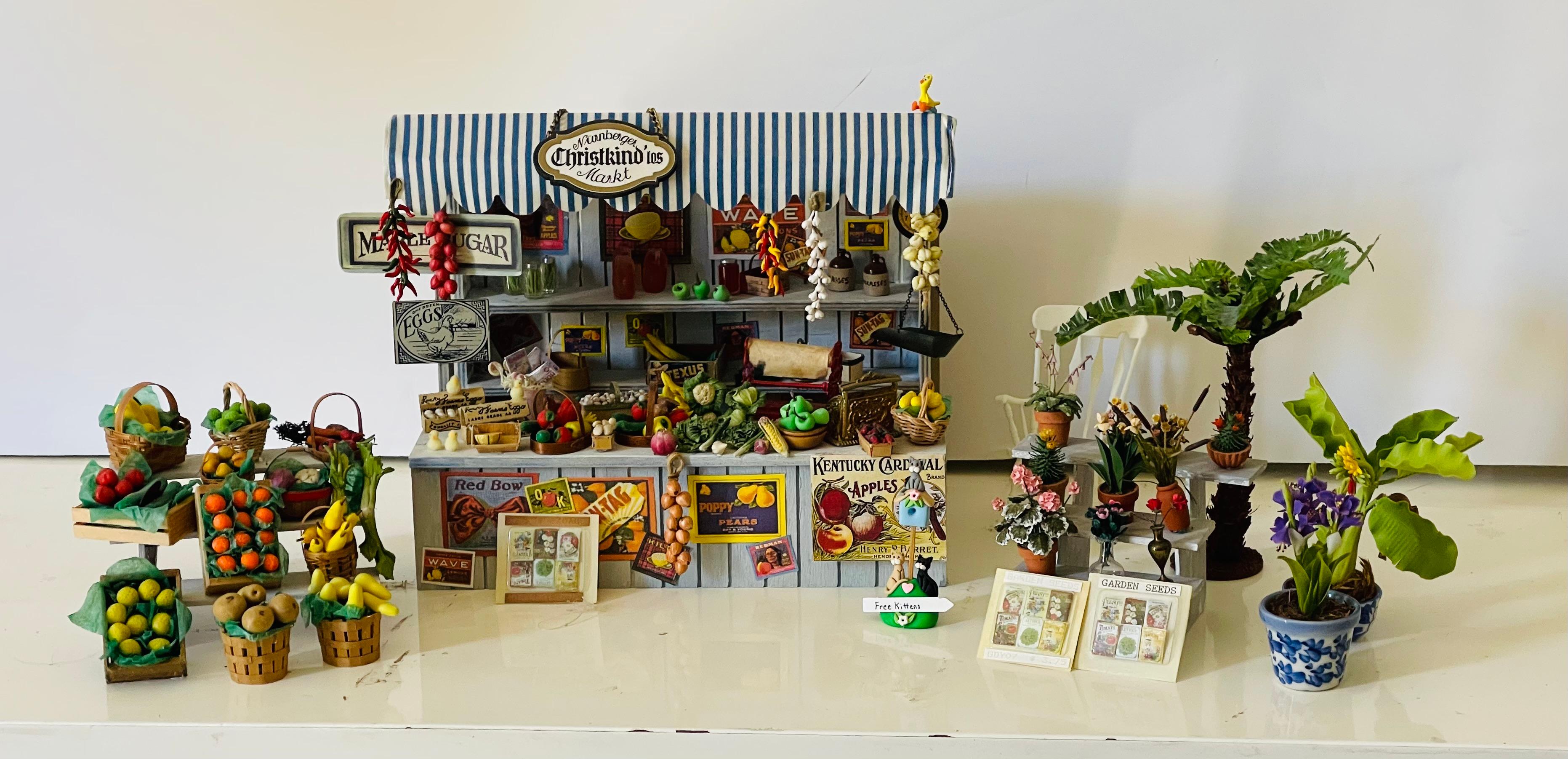 Juguetes vintage en miniatura fabricados artesanalmente Puesto de mercado de frutas y verduras. Profusamente decorado. Coleccionable 