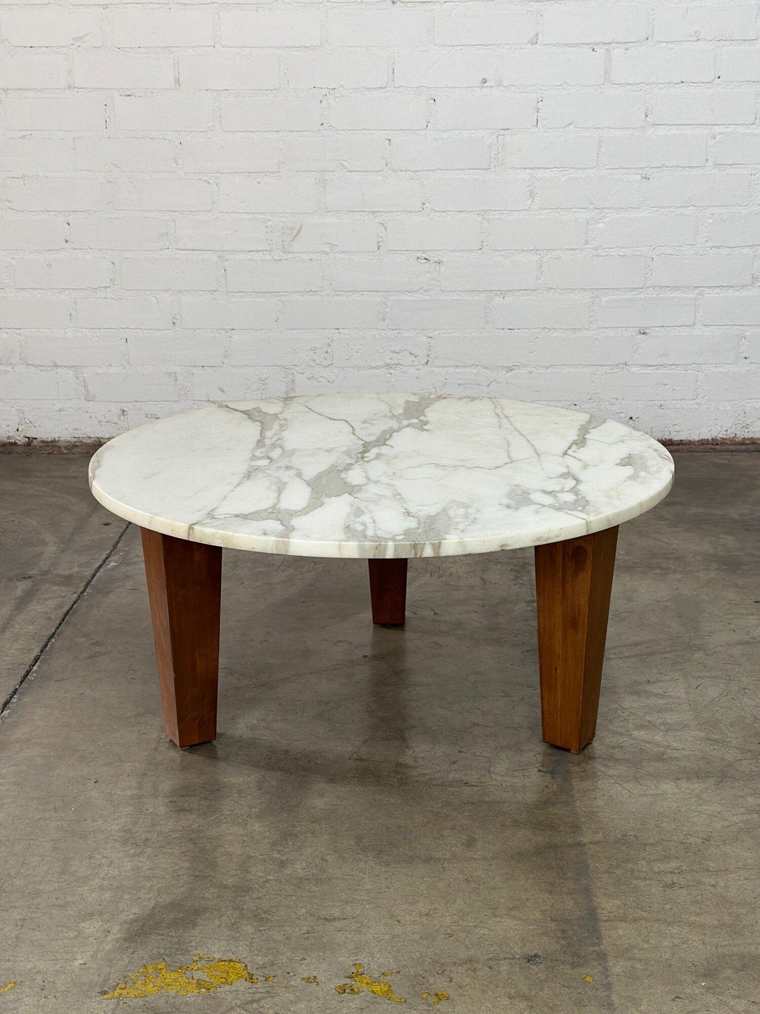 Vintage Minimal Marble Coffee table In Good Condition For Sale In Los Angeles, CA