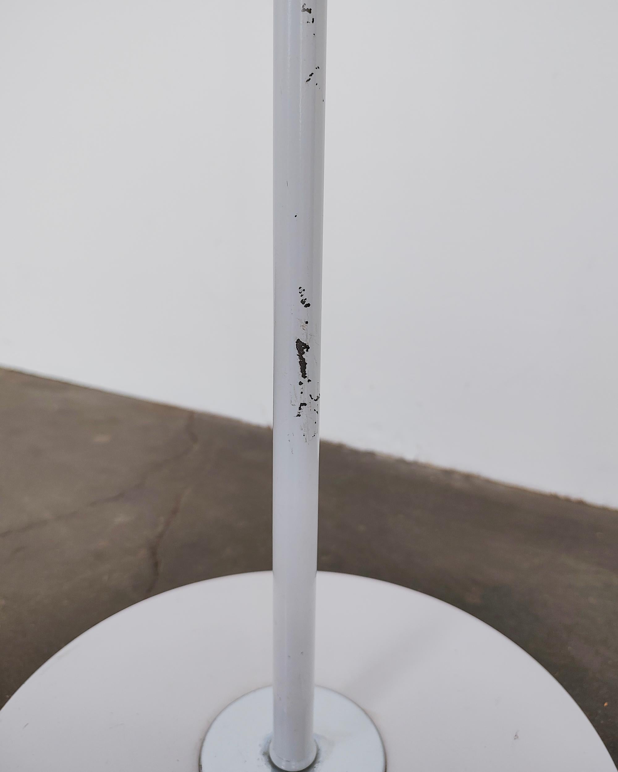 Vintage Minimal White Eyeball Reading Adjustable Floor Lamp 80s In Good Condition For Sale In Hawthorne, CA