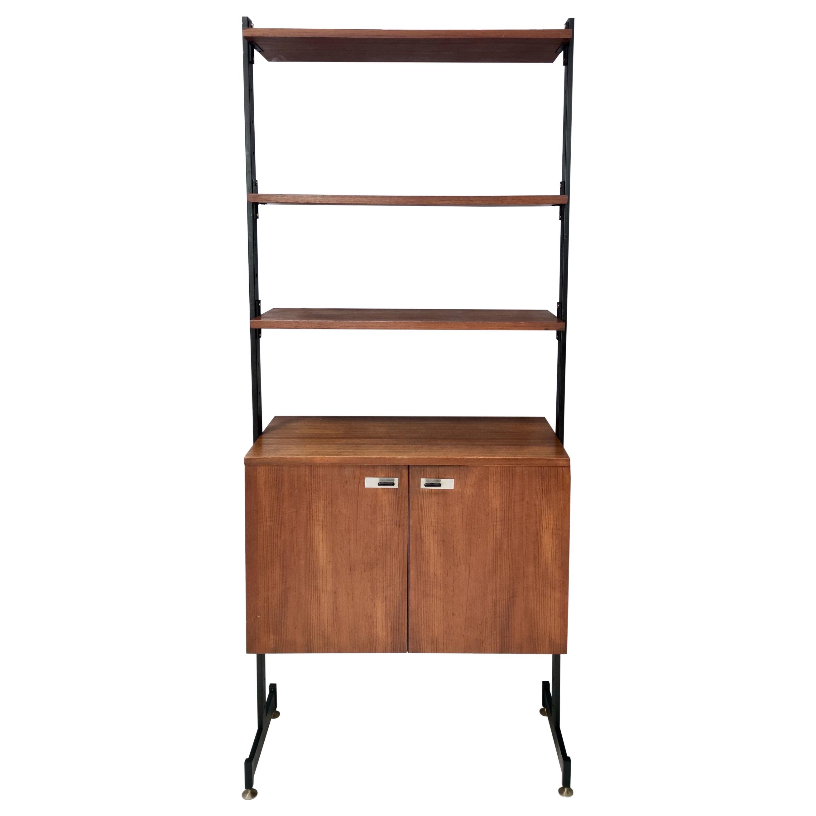 Deepstep Shelving, Bookshelf with Fine Wood Detailing by Birnam Wood