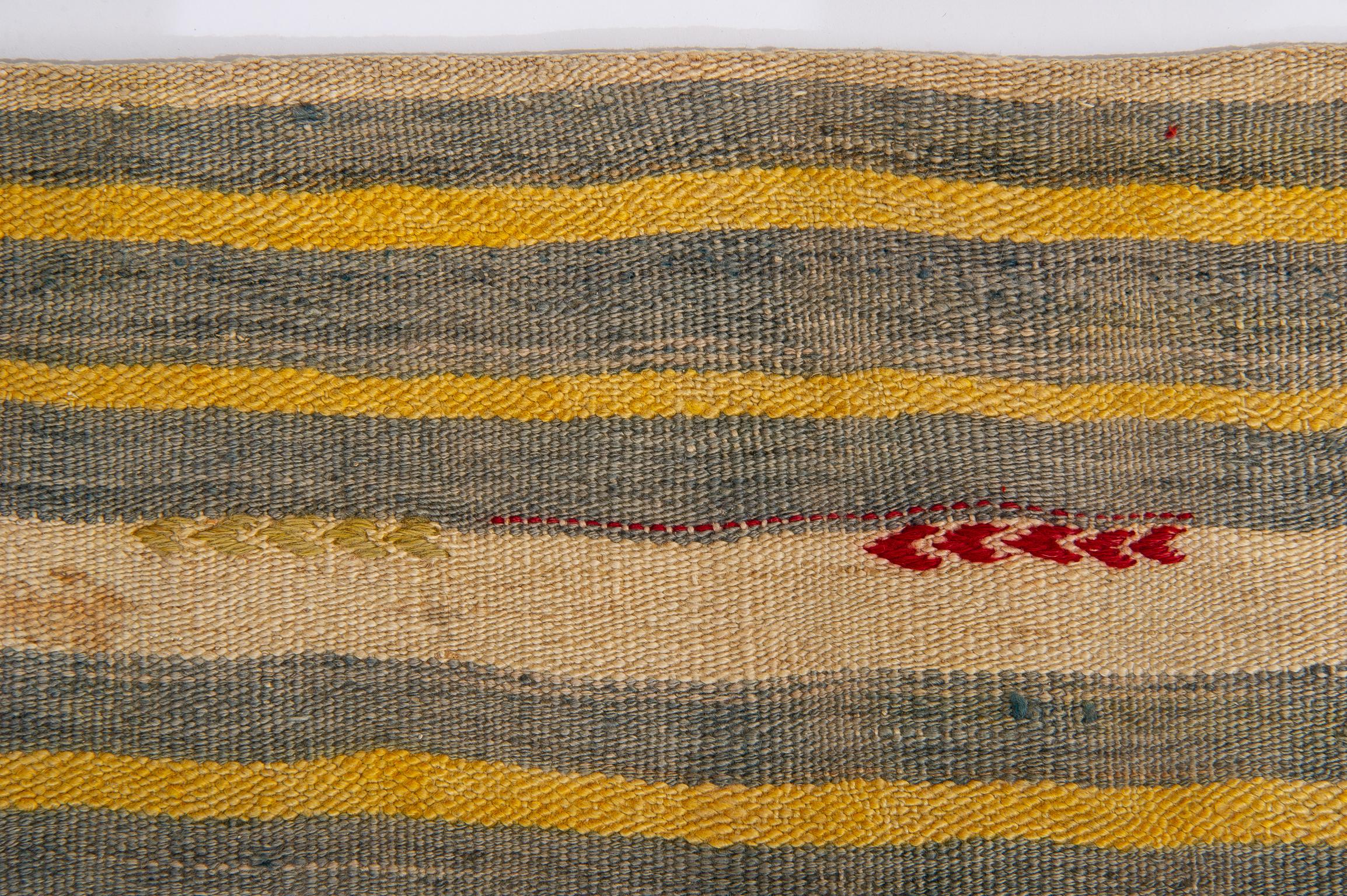 Minimalistischer anatolischer Vintage-Teppich Flatwave (20. Jahrhundert) im Angebot