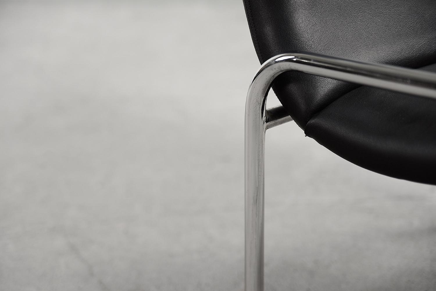 Par de  Sillones minimalistas alemanes vintage cromados negros de Thonet, años 70 en venta 6