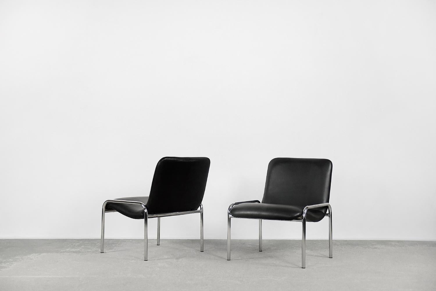Late 20th Century Pair of  Vintage German Minimalist Chrome Black Armchairs from Thonet, 1970s For Sale