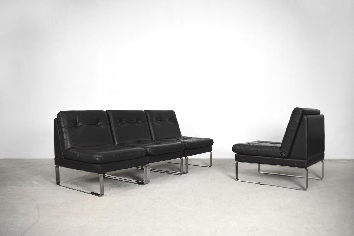 Vintage Minimalist German Black Leather & Chrome Modular Sofa from Klöber For Sale 7