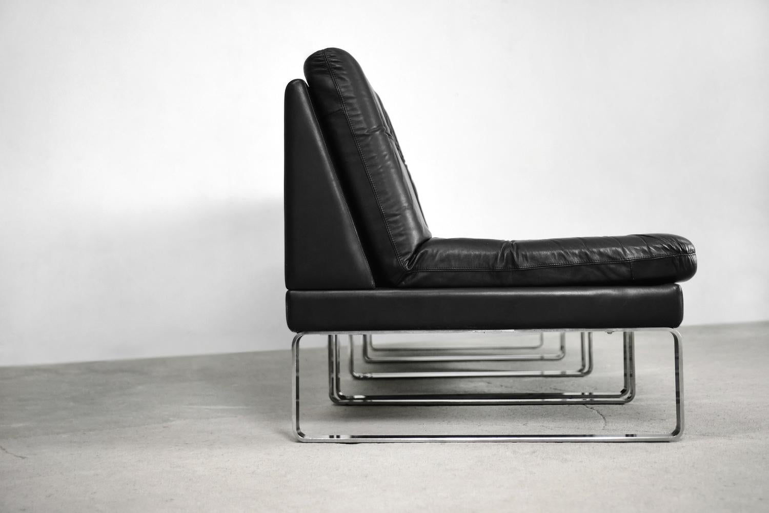 Steel Vintage Minimalist German Black Leather & Chrome Modular Sofa from Klöber For Sale